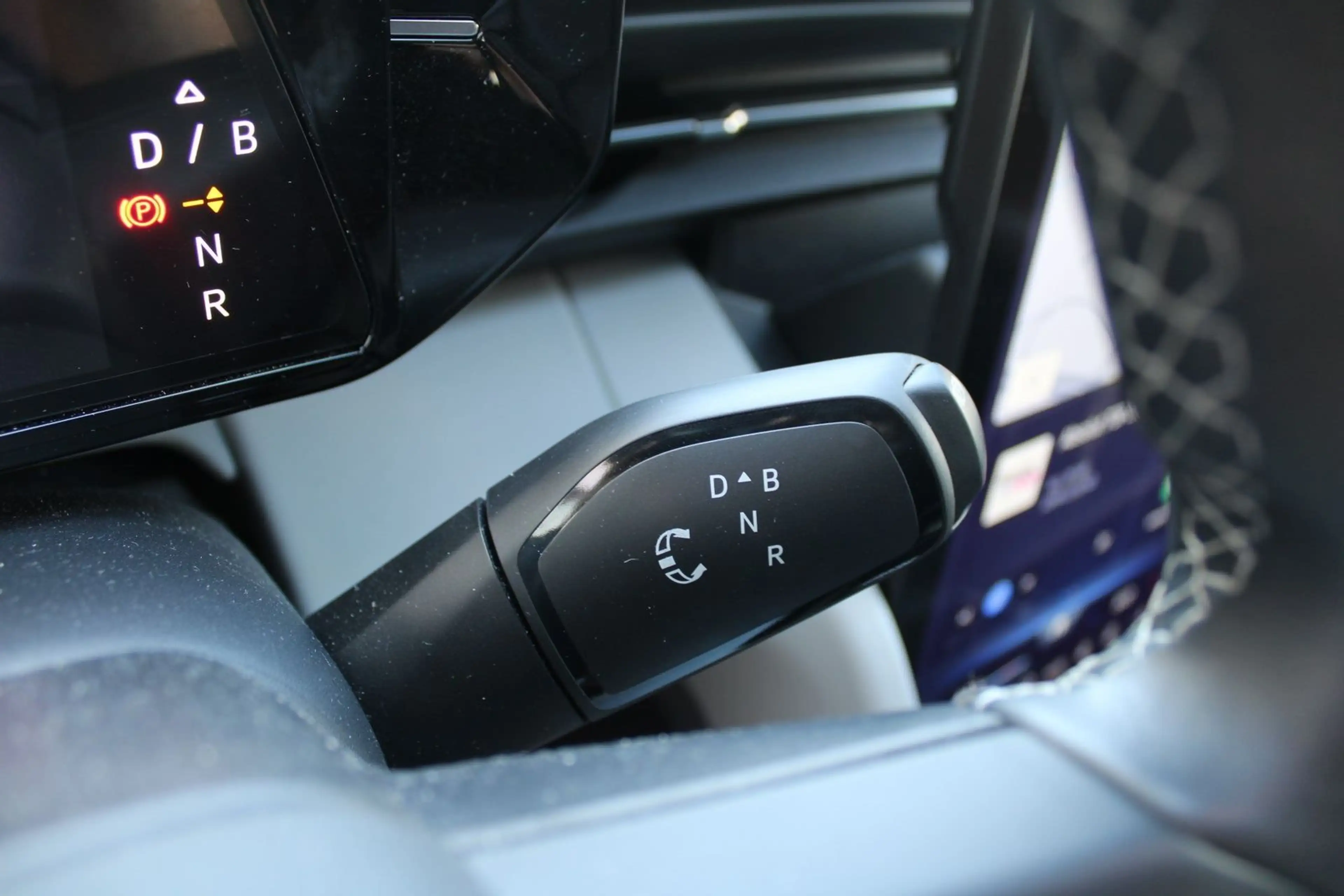 Ford Capri Select - 79 kWh - RWD — photo 12