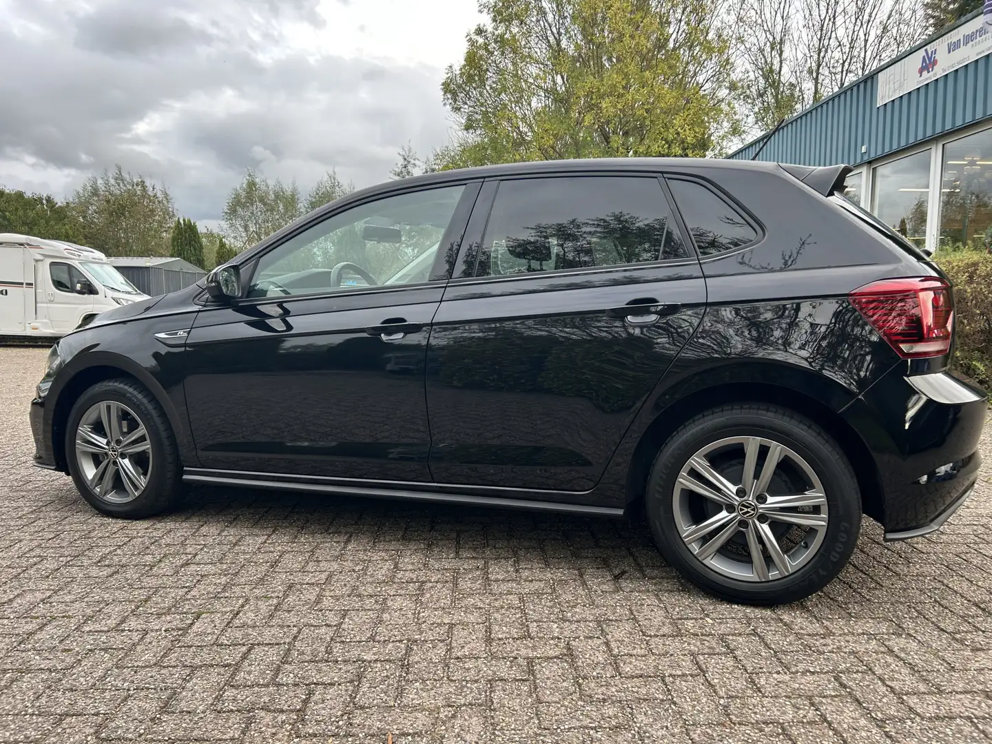 Volkswagen Polo 1.0 TSI R-Line Edition Zwart - 2