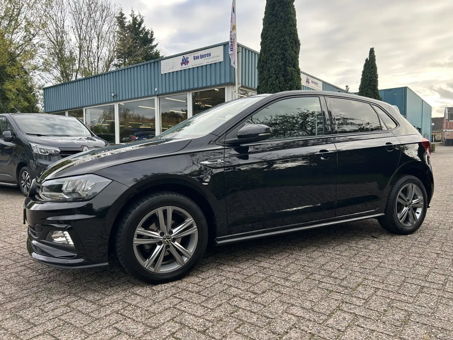 Volkswagen Polo 1.0 TSI R-Line Edition Zwart - 1