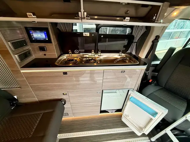Ford Tourneo Custom view 25