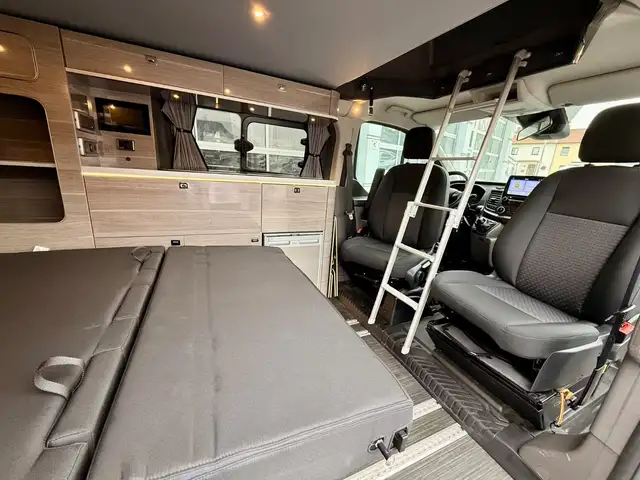 Ford Tourneo Custom view 22