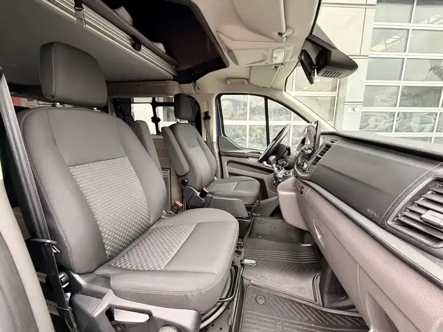 Ford Tourneo Custom view 9