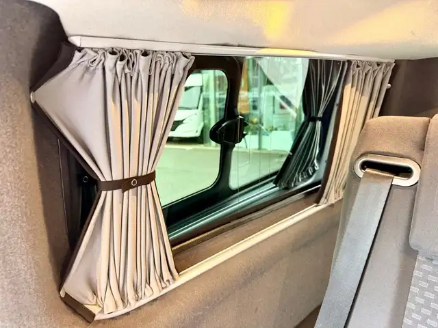 Ford Tourneo Custom view 29