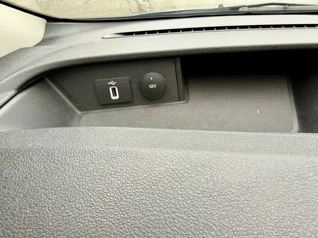 Ford Tourneo Custom view 16