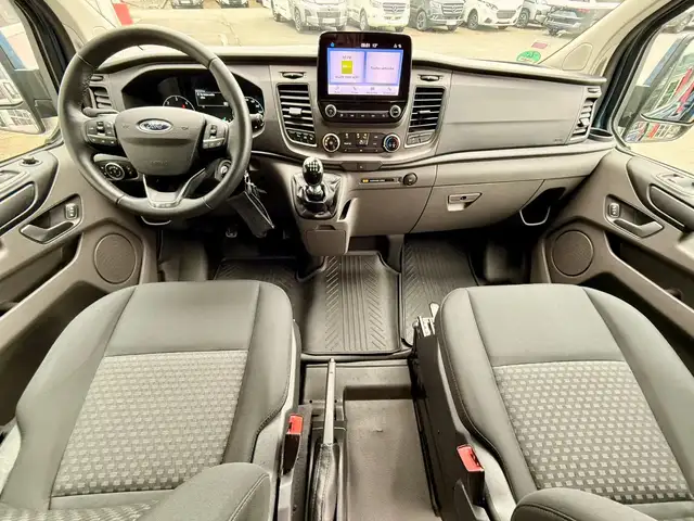 Ford Tourneo Custom view 11