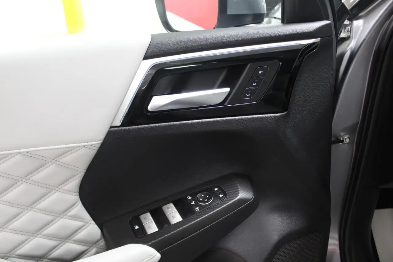 Mitsubishi Outlander снимка Mitsubishi Outlander