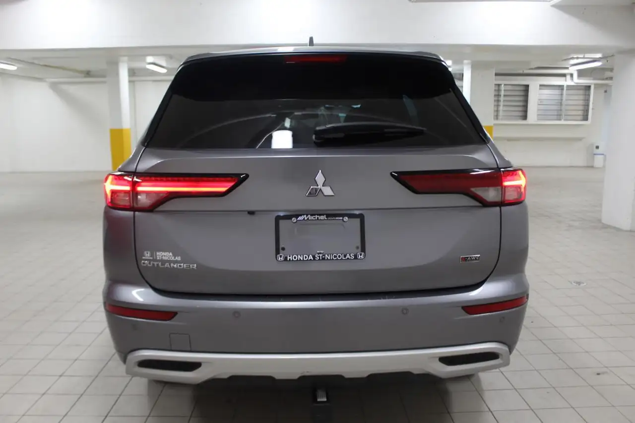 Mitsubishi Outlander снимка Mitsubishi Outlander