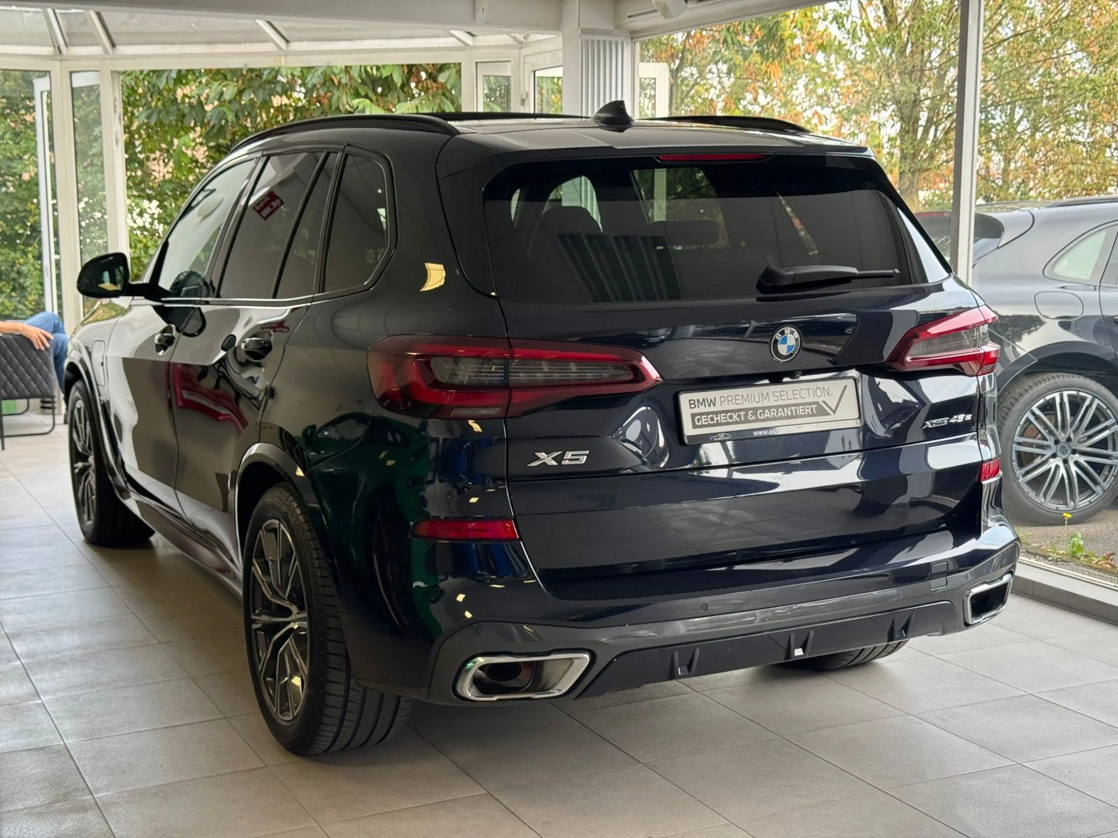 BMW X5 xD 45e M-Sportpaket Komfort B&W Panorama 360 — photo 7