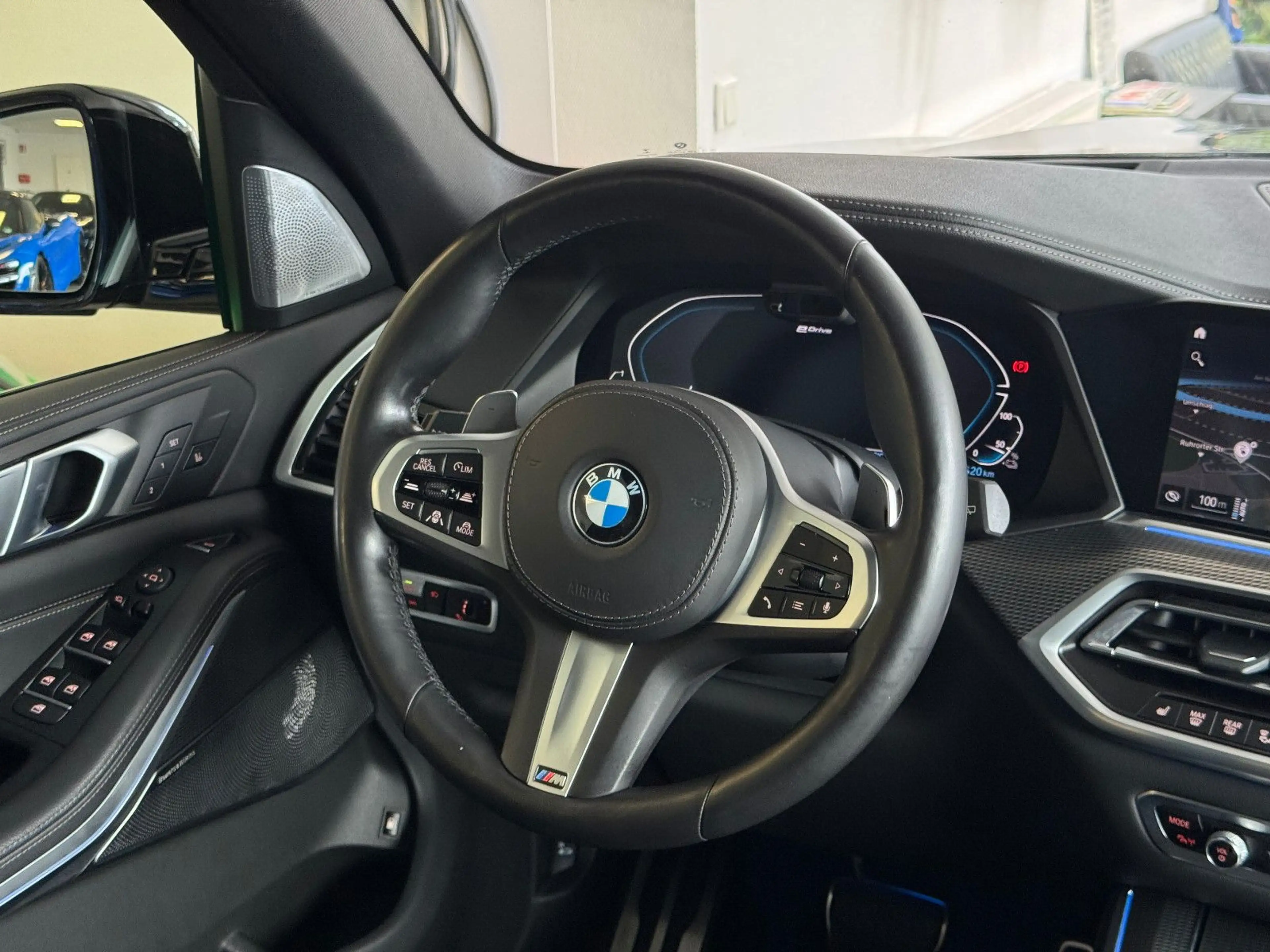 BMW X5 xD 45e M-Sportpaket Komfort B&W Panorama 360 — photo 15