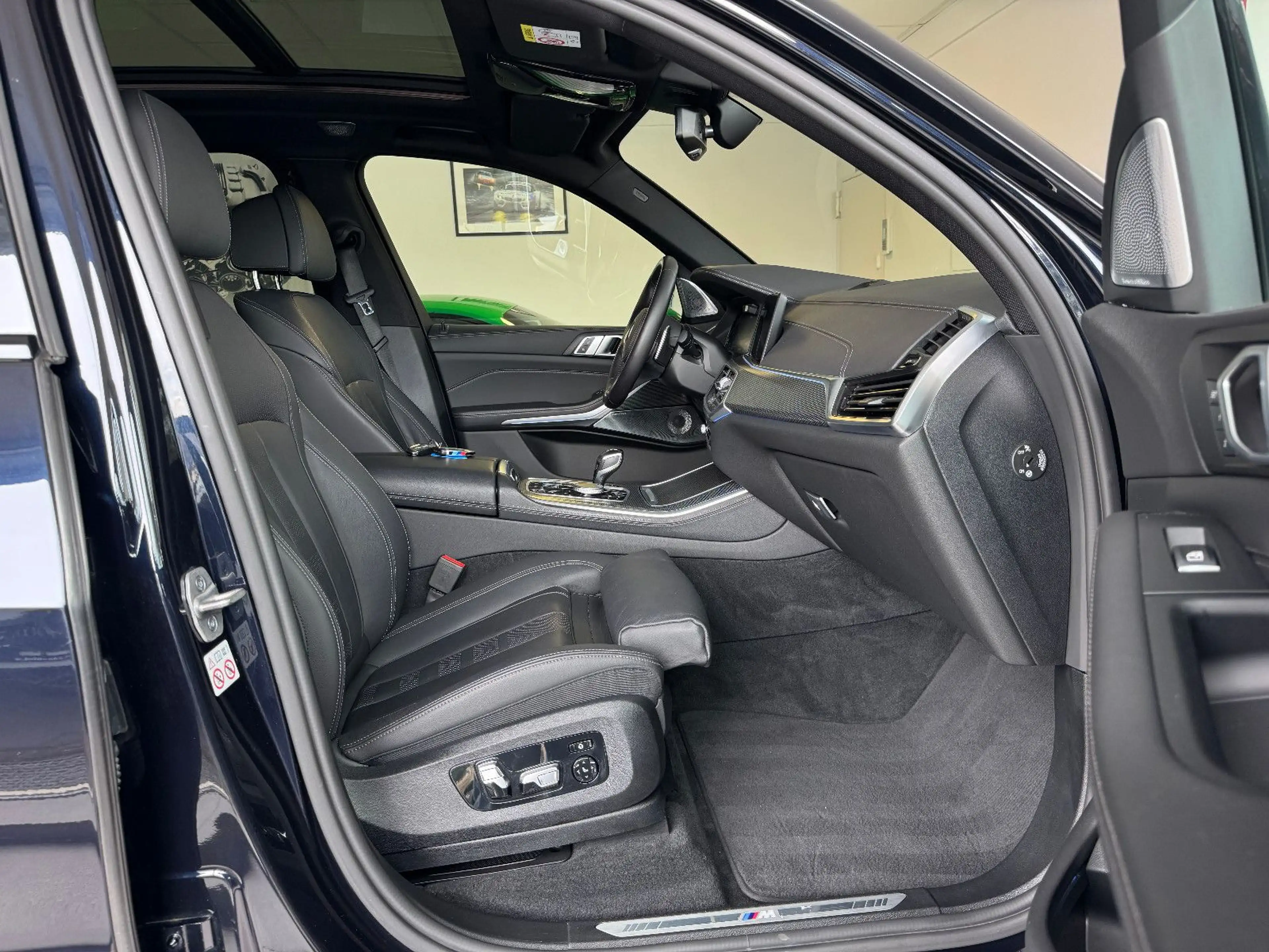 BMW X5 xD 45e M-Sportpaket Komfort B&W Panorama 360 — photo 12