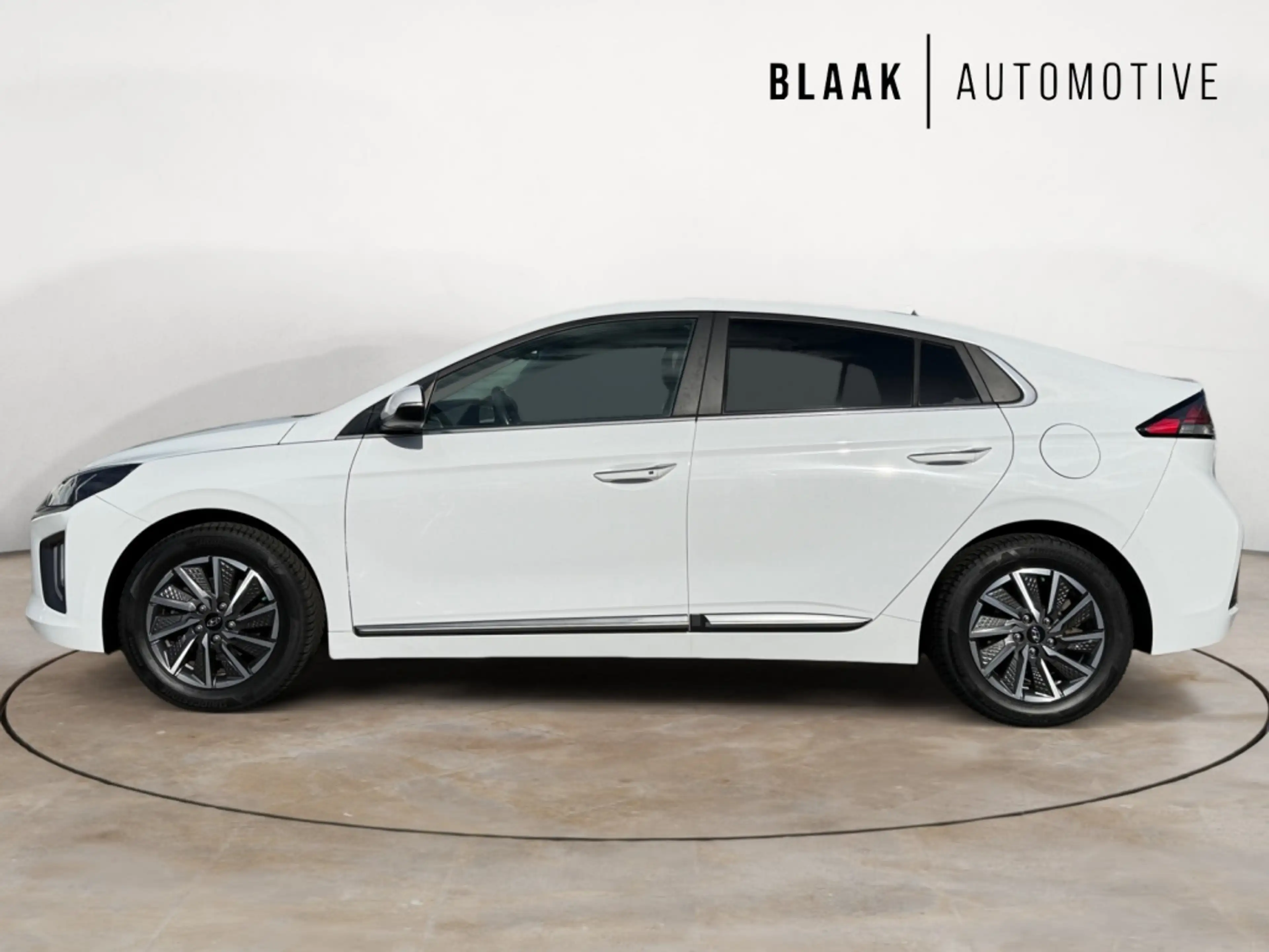 Hyundai IONIQ Comfort EV 38 kWh — photo 3