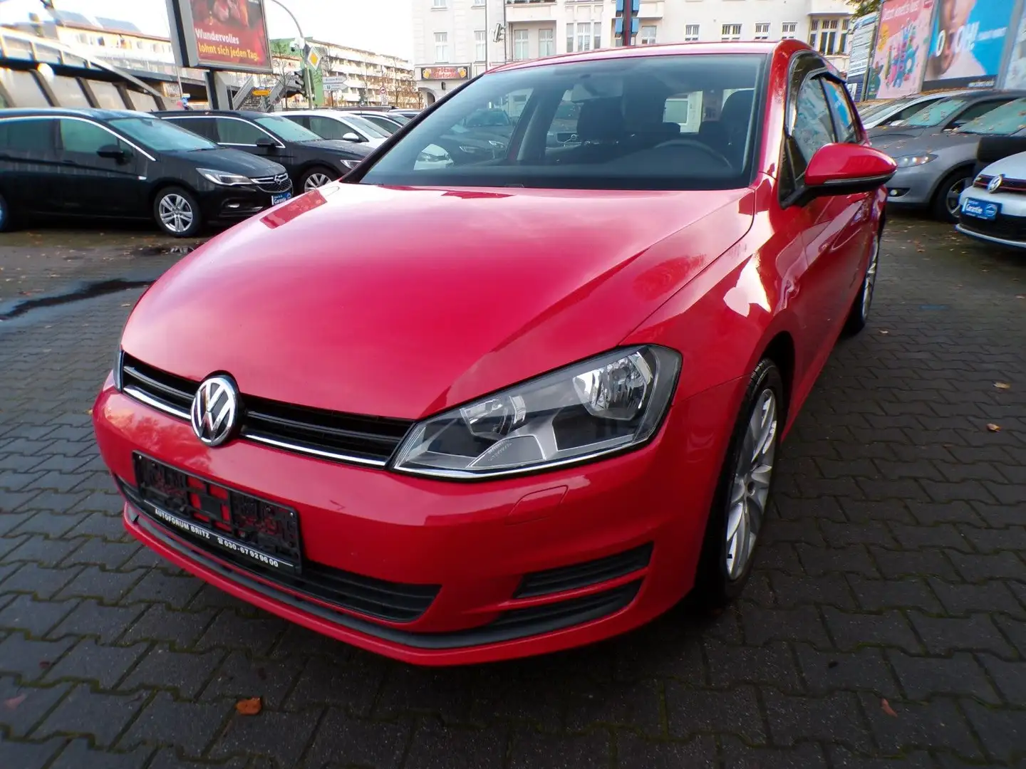 Volkswagen Golf 1.2 TSI 63kW BMT Trendline Rot - 1