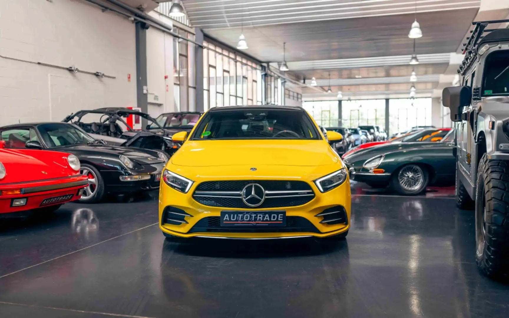 Mercedes-Benz A 35 AMG 4Matic+ 7G-DCT Gelb - 2