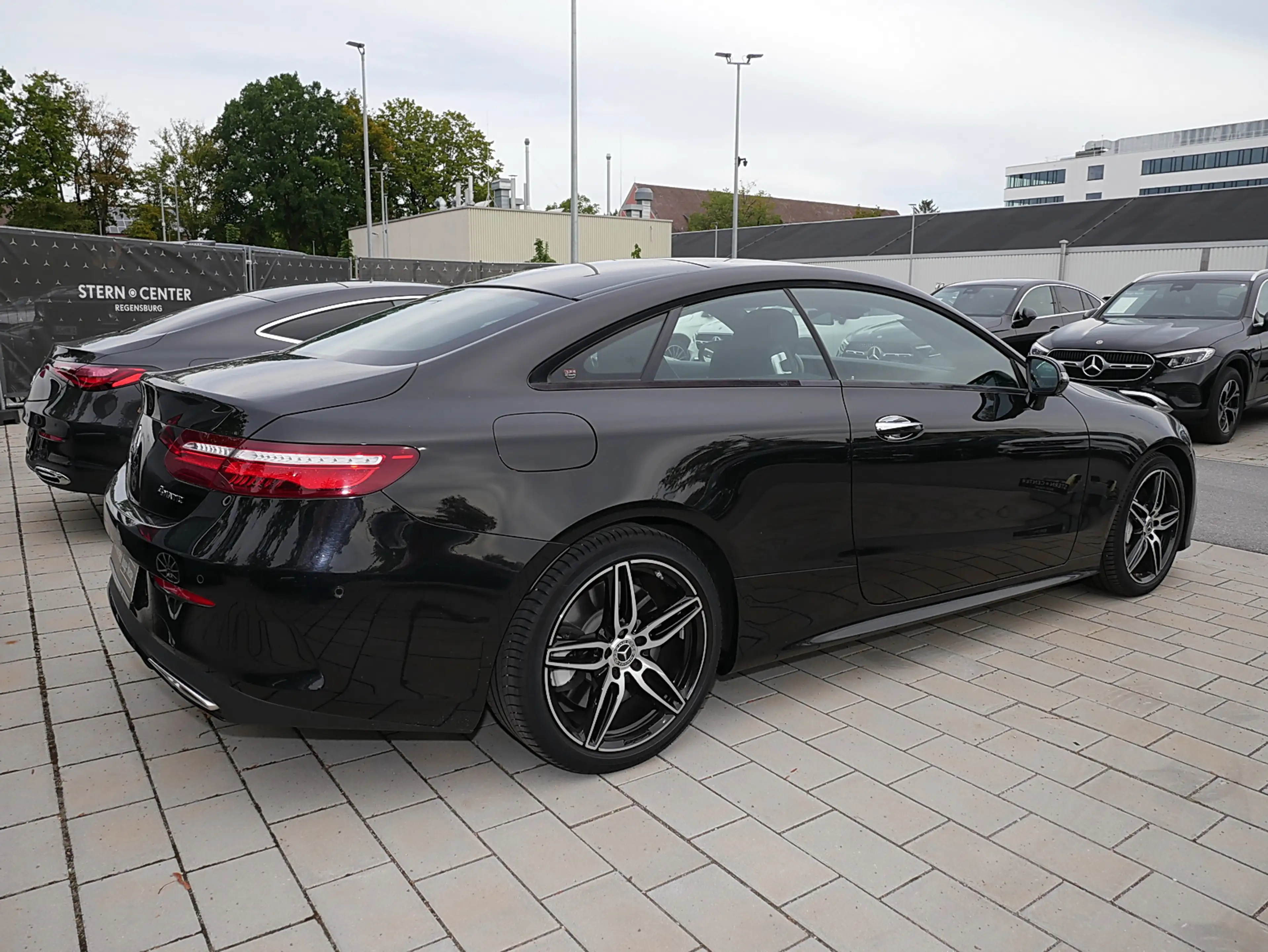 Mercedes-Benz E 400 4MATIC Coupé AMG Comand Burm MBeam Night — photo 3