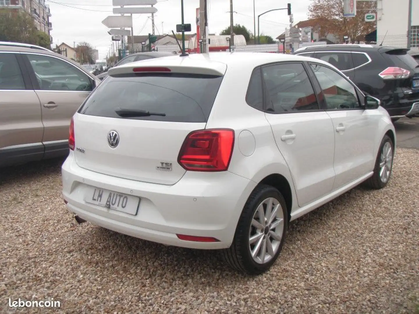 Volkswagen Polo V (2) 1.2 TSI 90 BLUEMOTION TECHNOLOGY CONFORTLINE 5P Blanc - 2