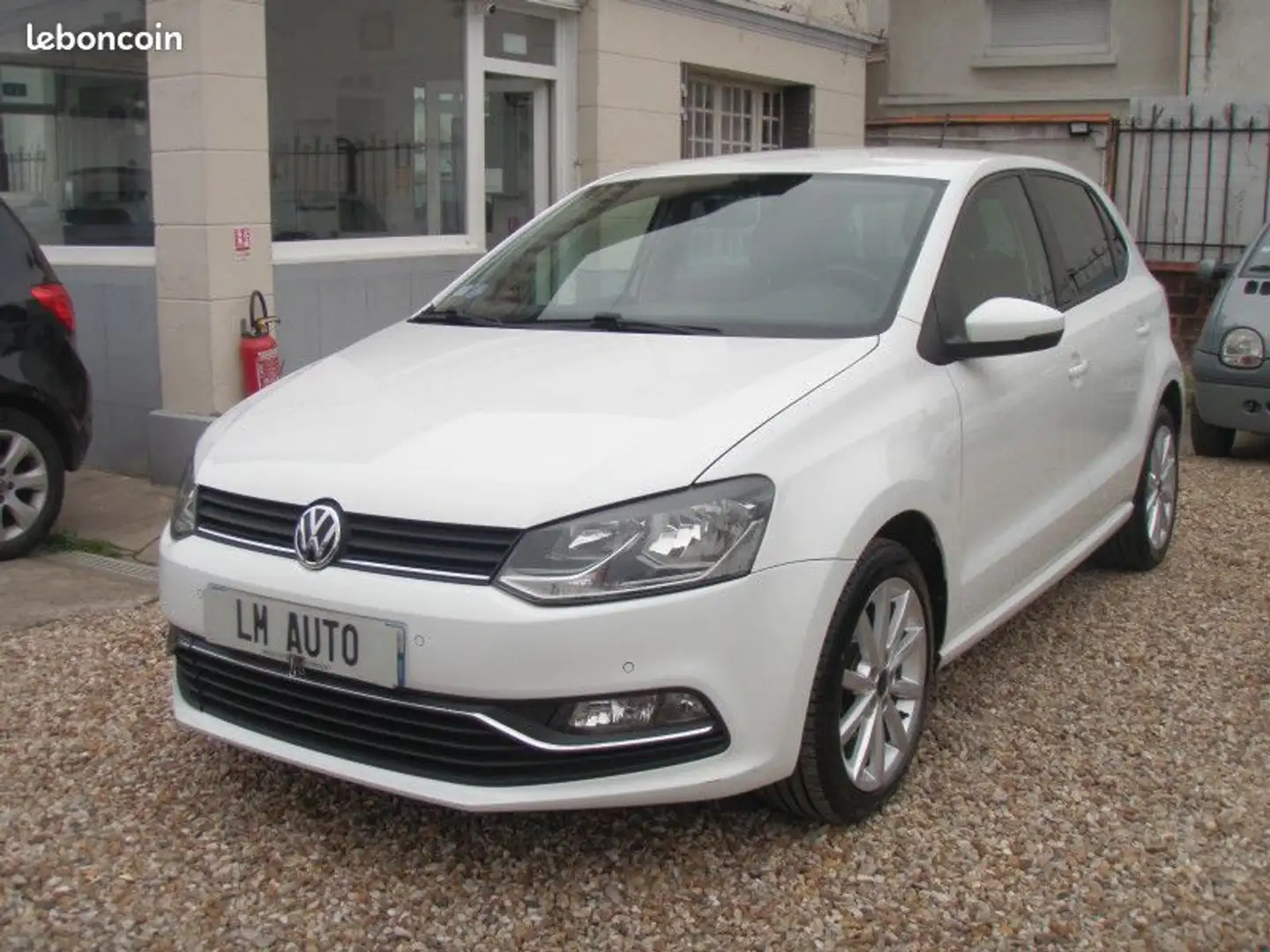 Volkswagen Polo V (2) 1.2 TSI 90 BLUEMOTION TECHNOLOGY CONFORTLINE 5P Blanc - 1