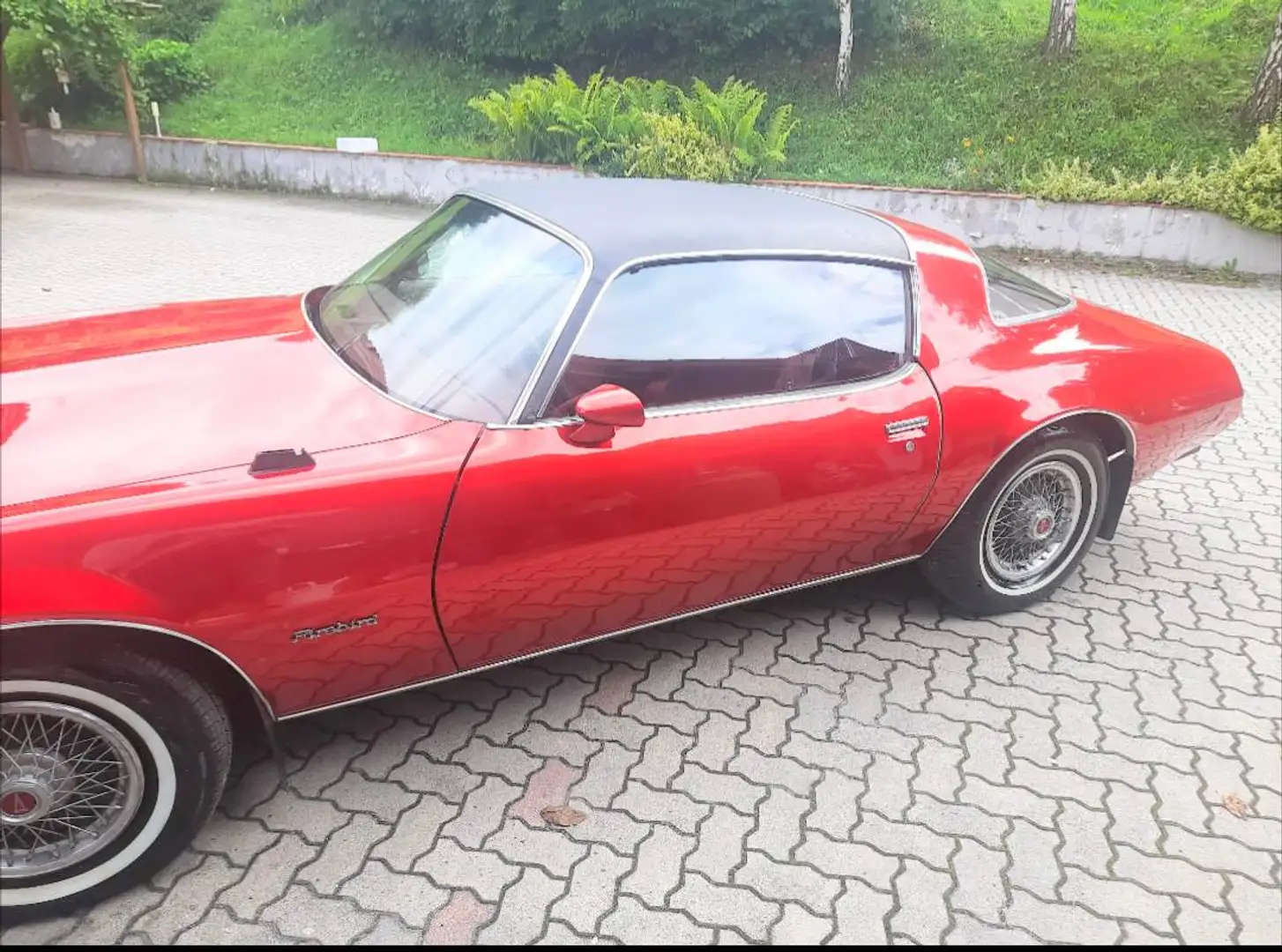 Pontiac Firebird Coupé Rot - 2