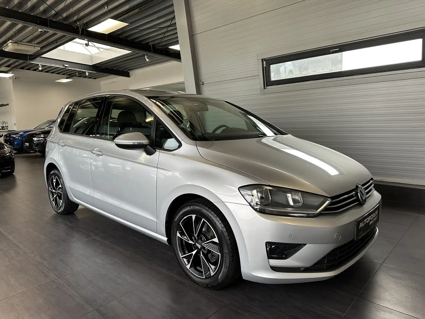 Volkswagen Golf Sportsvan 1.4 TSI Comfortline|Klimaautomat. Silber - 1