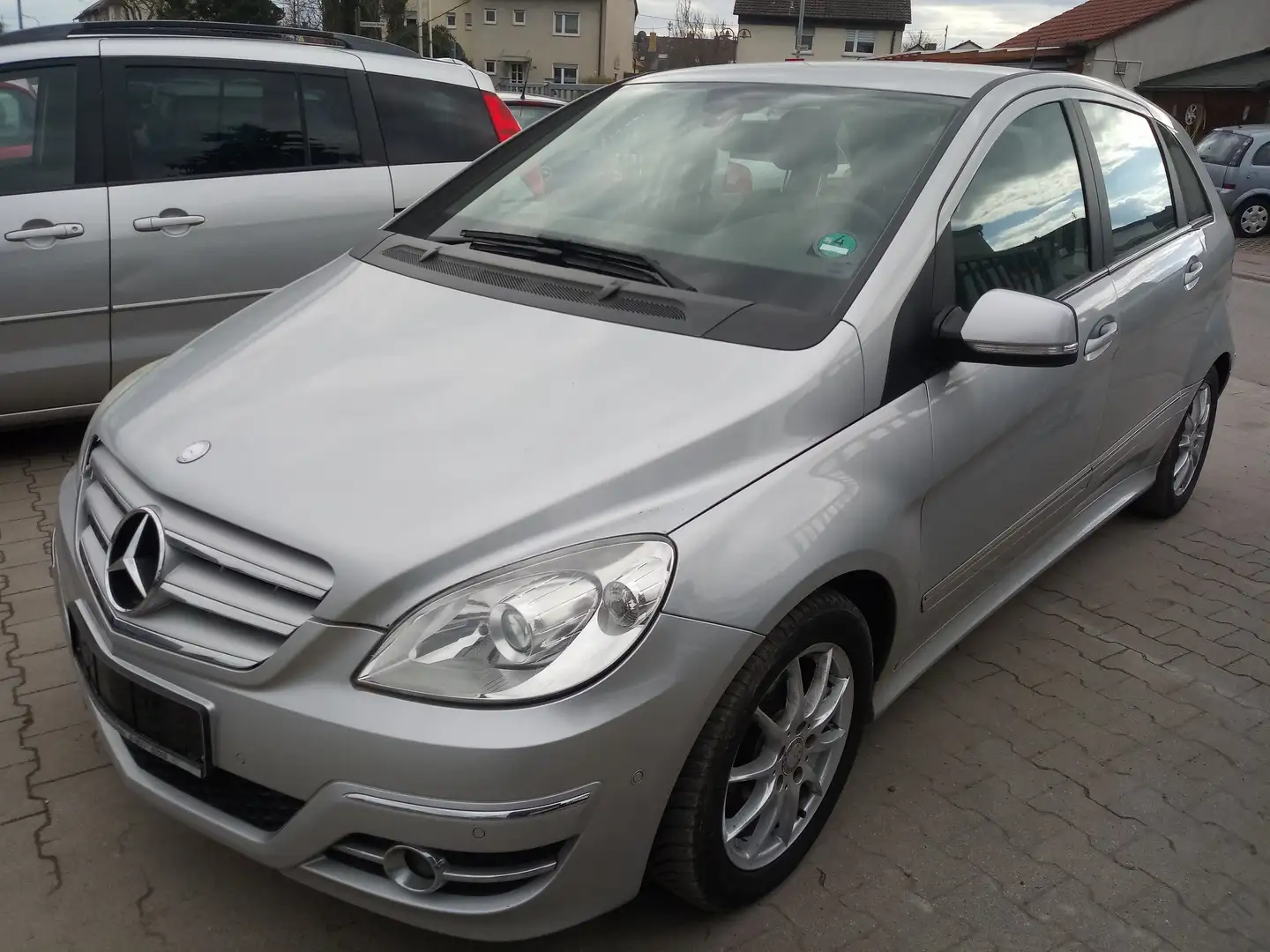 Mercedes-Benz B 180 Elegance HU & AU Neu! Argento - 1