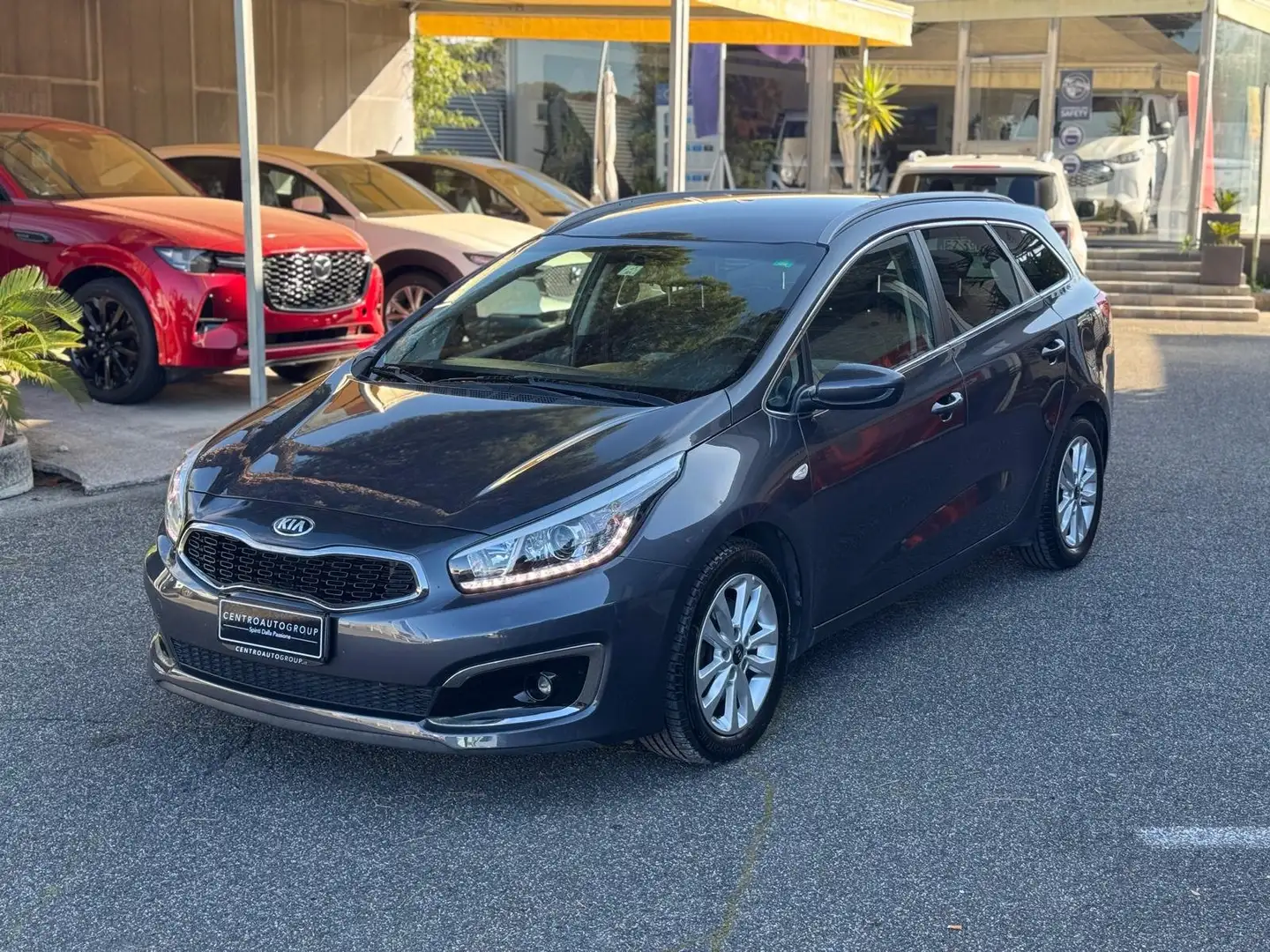 Kia Ceed / cee'd Ceed SW 1.6 crdi Cool 110cv Šedá - 2