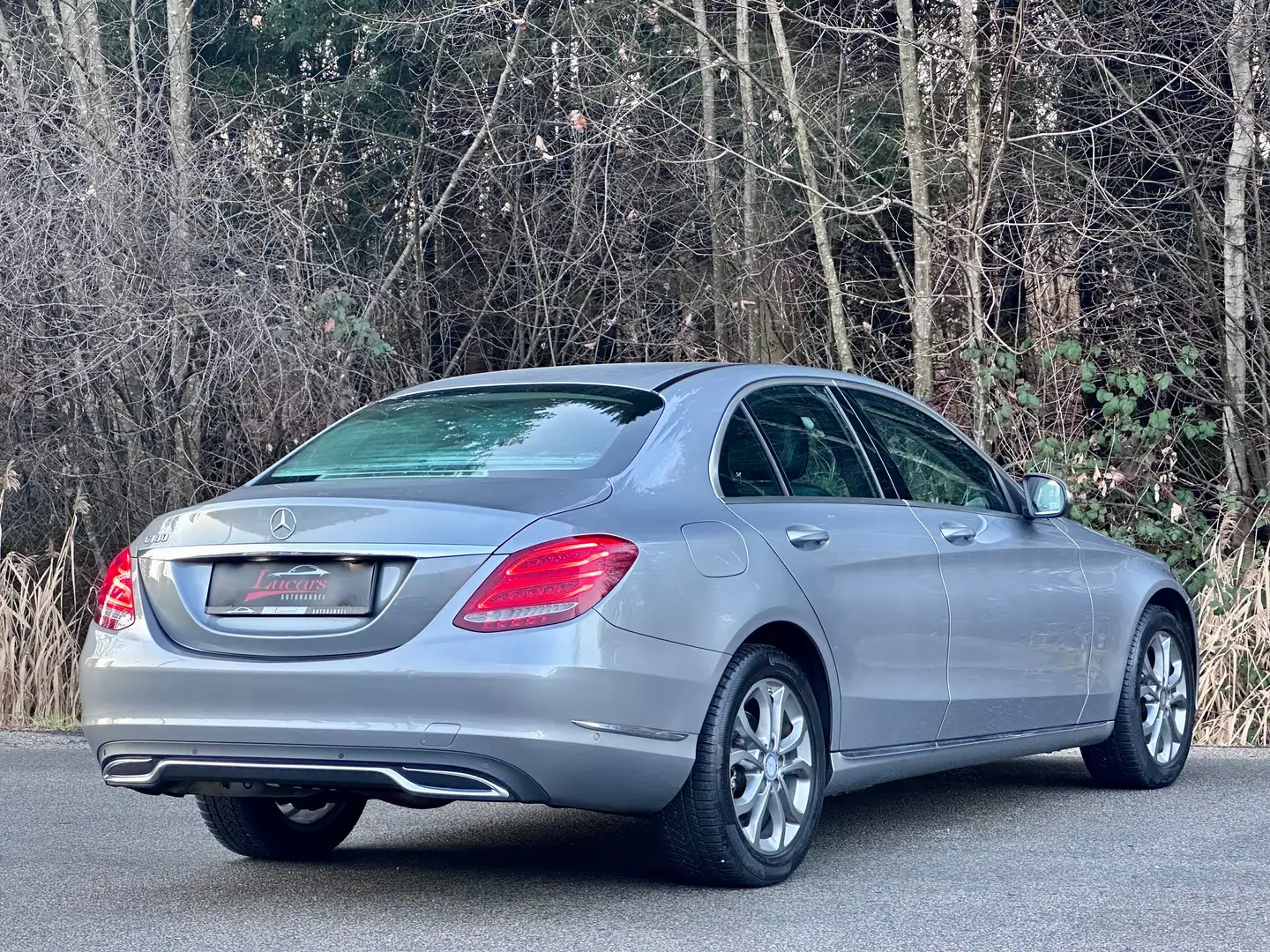 Mercedes-Benz C 180 Avangarde Limousine Aut LED*AHK*NAVI*AMBIENTE* Grau - 2