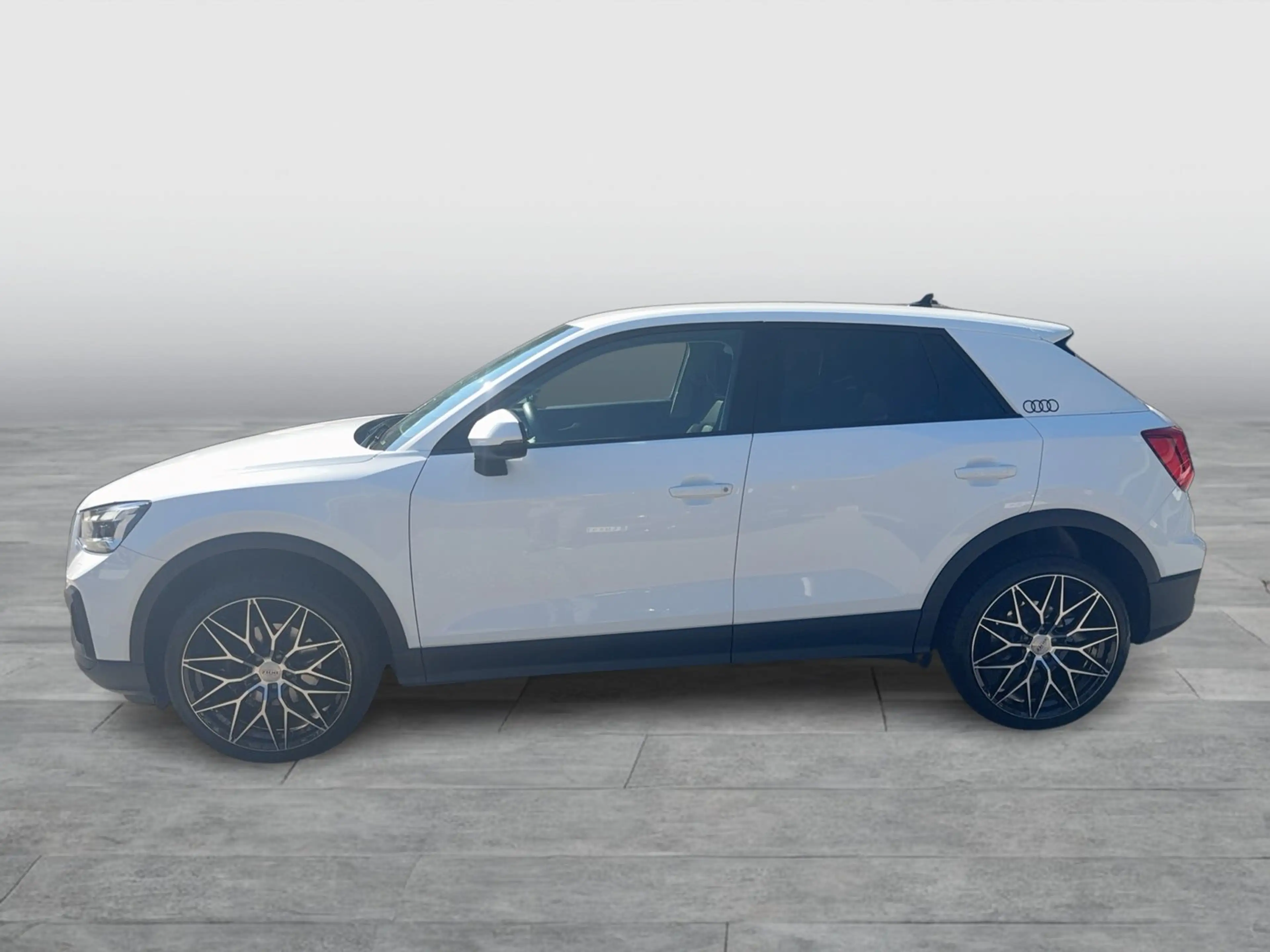 Audi Q2 35 TFSI intense — photo 2
