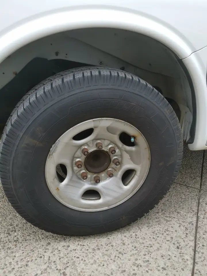 Chevrolet Express 2500 photo Chevrolet Express 2500