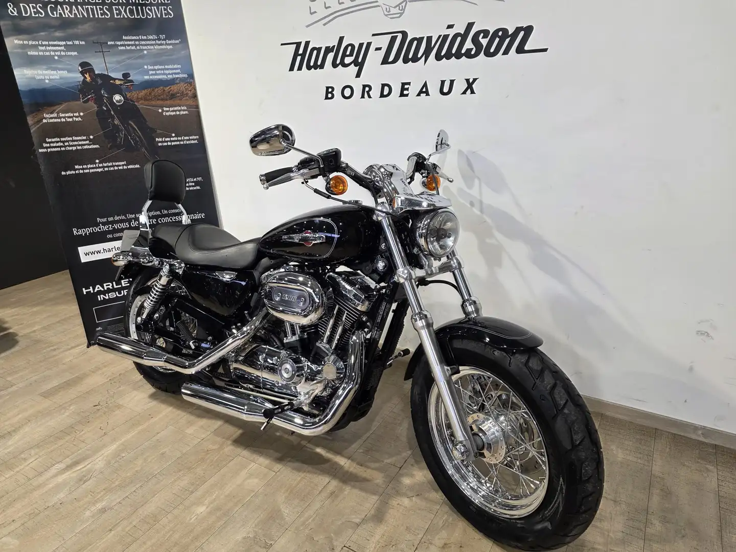 Harley-Davidson Sportster Negro - 2