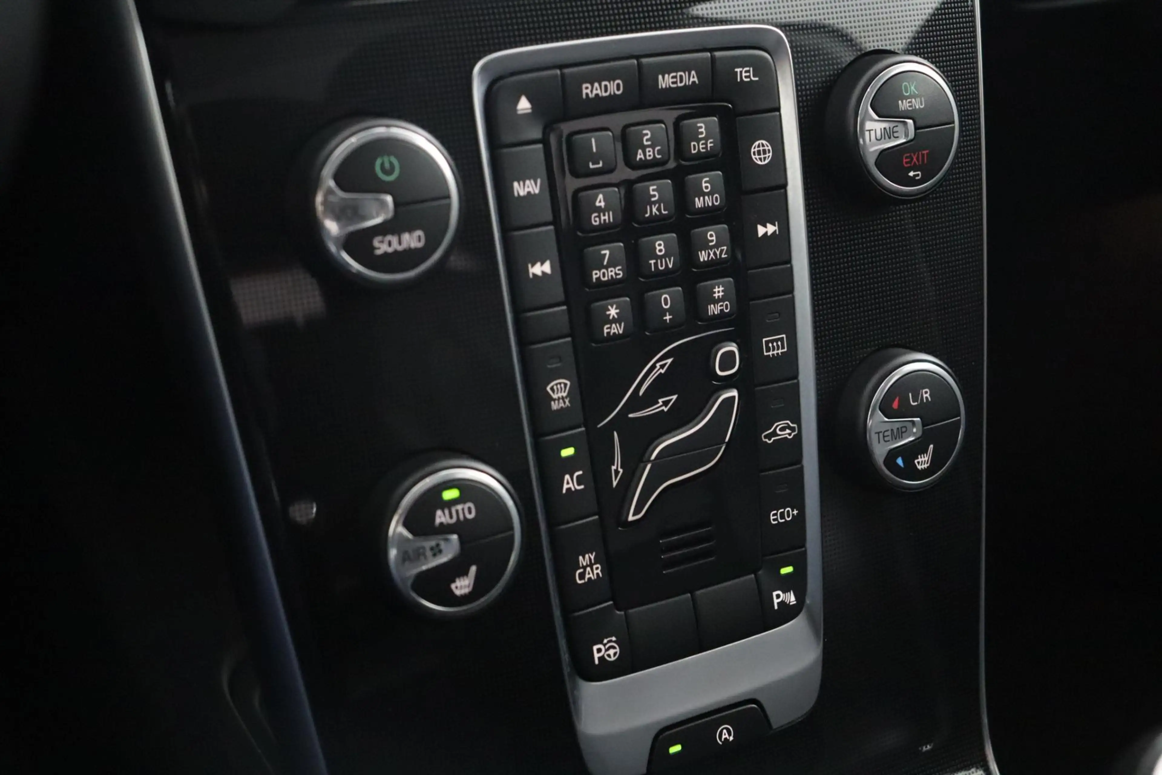 Volvo V40 Cross Country T3 Polar+ Luxury | NAP | Automaat | 1e eigenaar | — photo 30