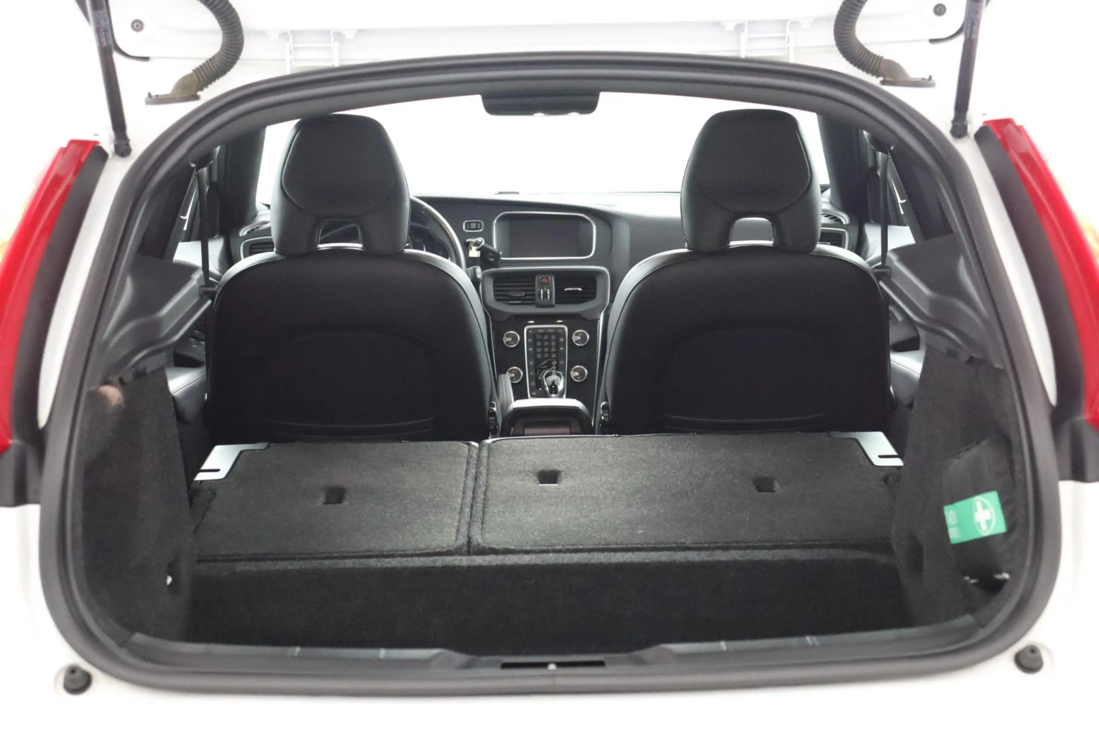 Volvo V40 Cross Country T3 Polar+ Luxury | NAP | Automaat | 1e eigenaar | — photo 17