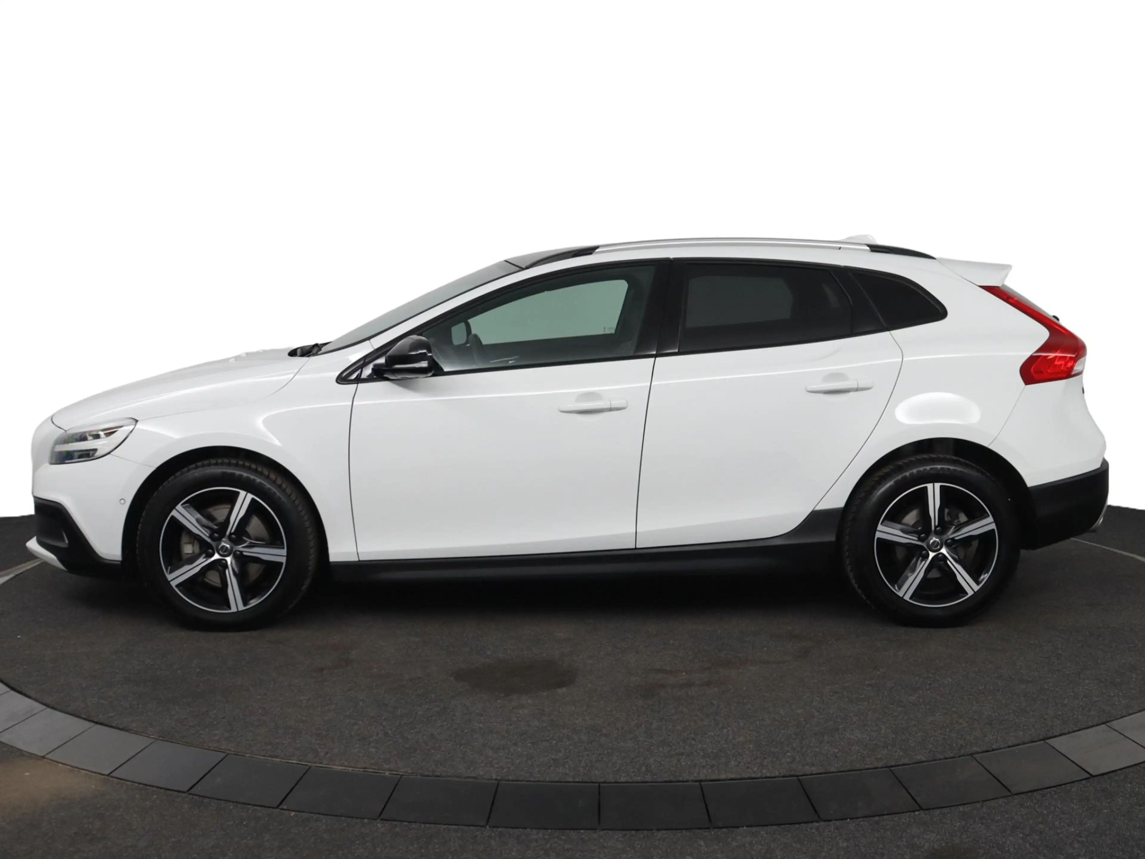 Volvo V40 Cross Country T3 Polar+ Luxury | NAP | Automaat | 1e eigenaar | — photo 2