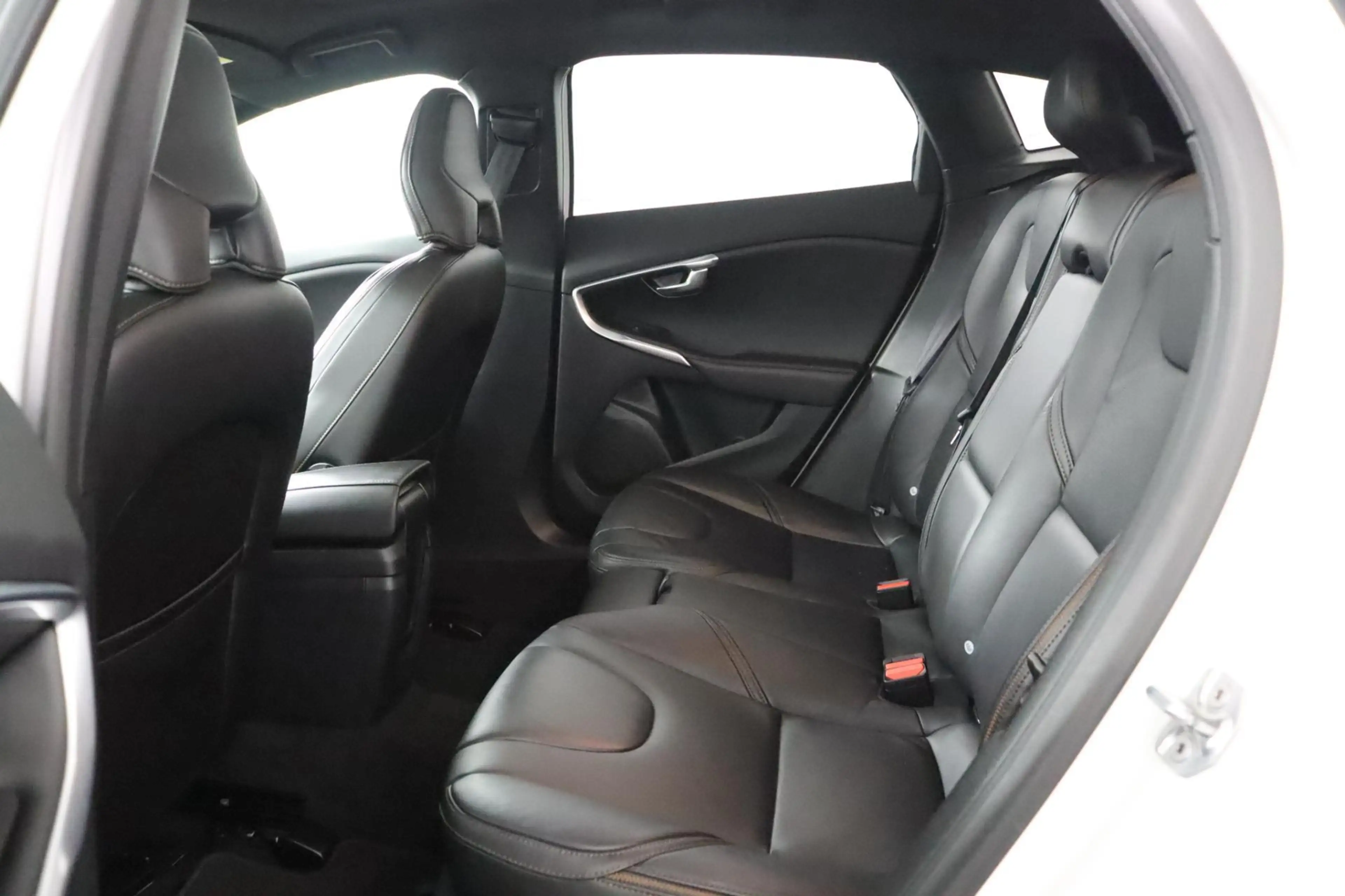 Volvo V40 Cross Country T3 Polar+ Luxury | NAP | Automaat | 1e eigenaar | — photo 14