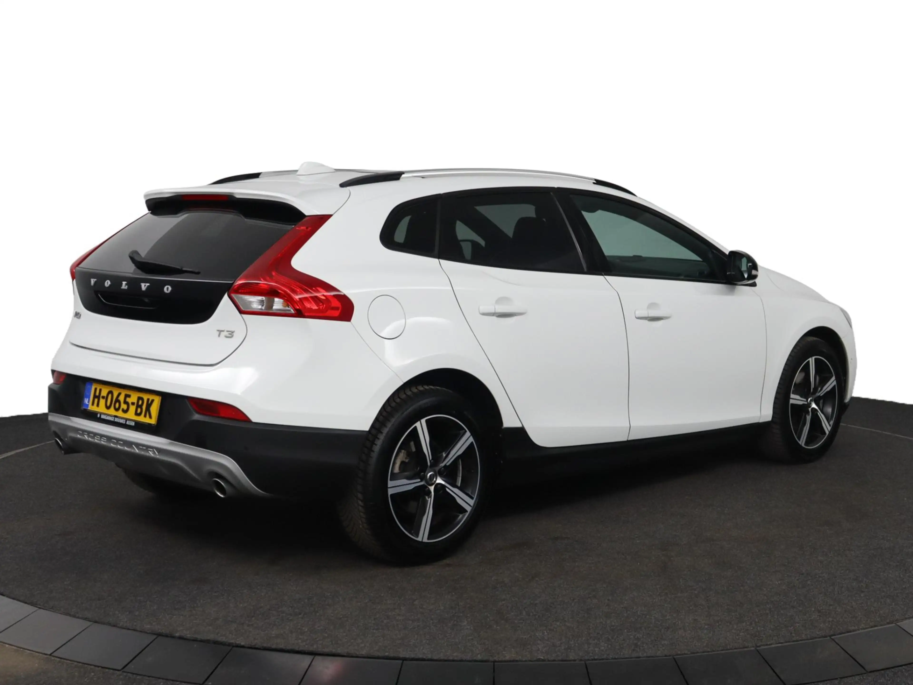 Volvo V40 Cross Country T3 Polar+ Luxury | NAP | Automaat | 1e eigenaar | — photo 9
