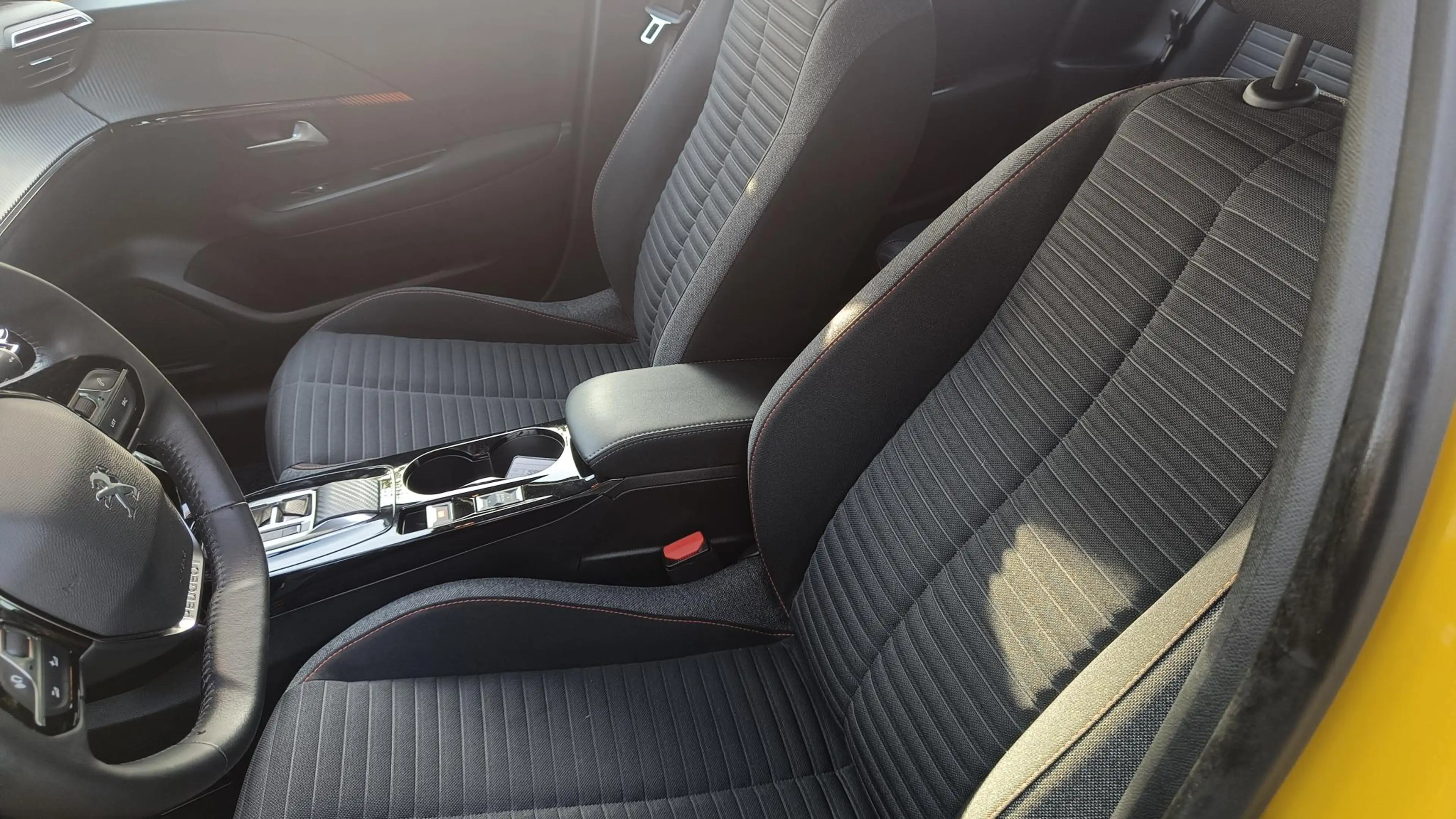 Peugeot e-208 EV Active Pack 50 kWh //stoelverwarming//all-seaso — photo 14