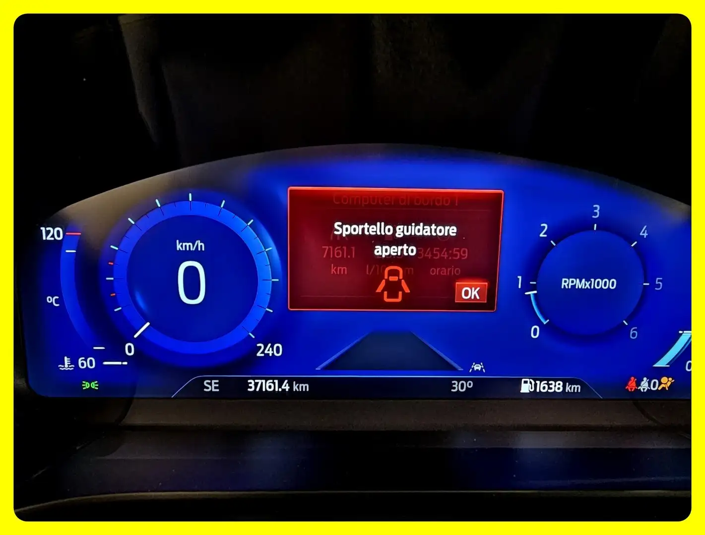 Ford Kuga III 1.5 EcoBlue 120CV Titanium Business 2wd Grigio - 2