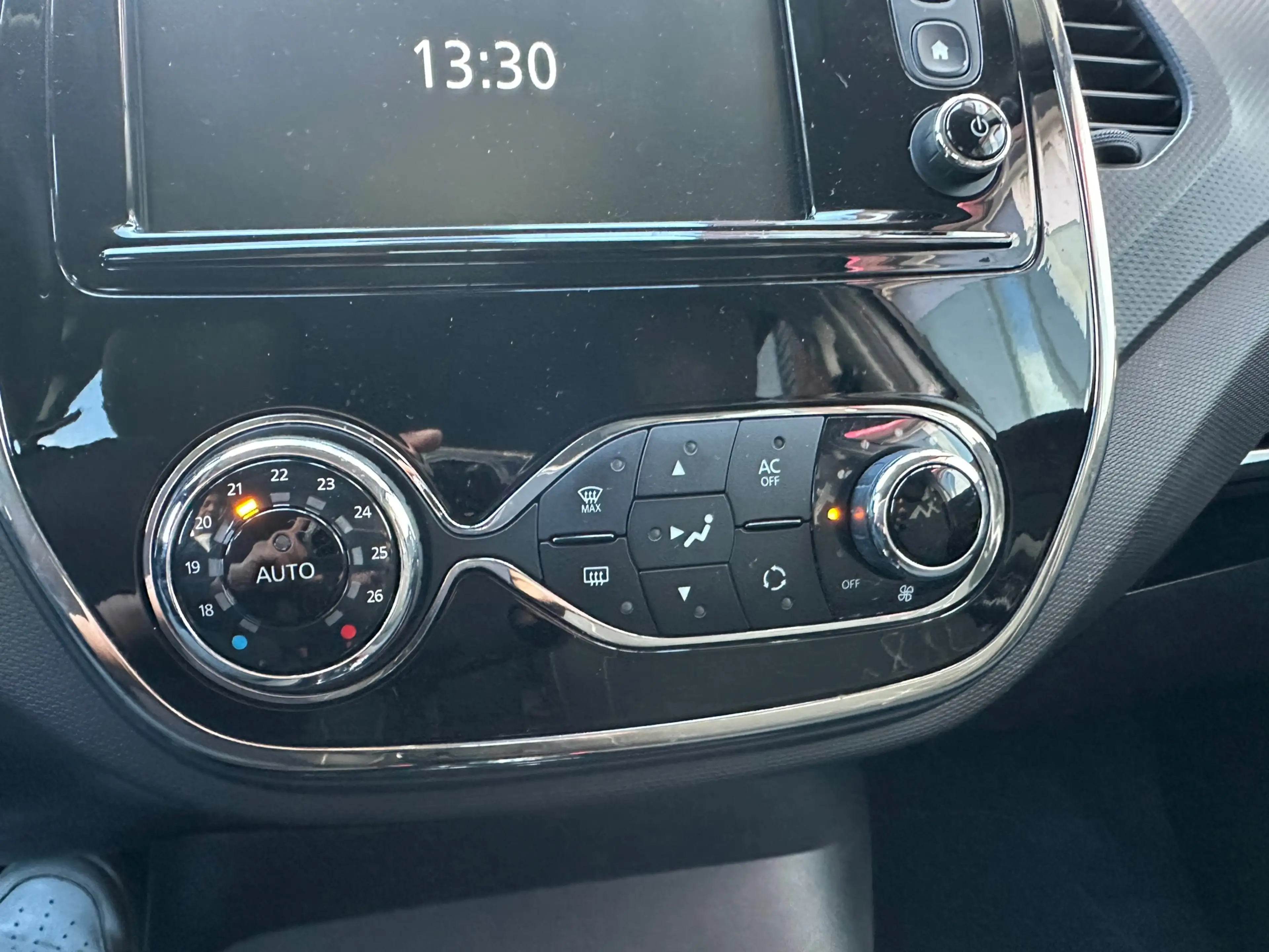 Renault Captur 1.2 TCe Dynamique / Camera / Navi / PDC / Clima / — photo 19