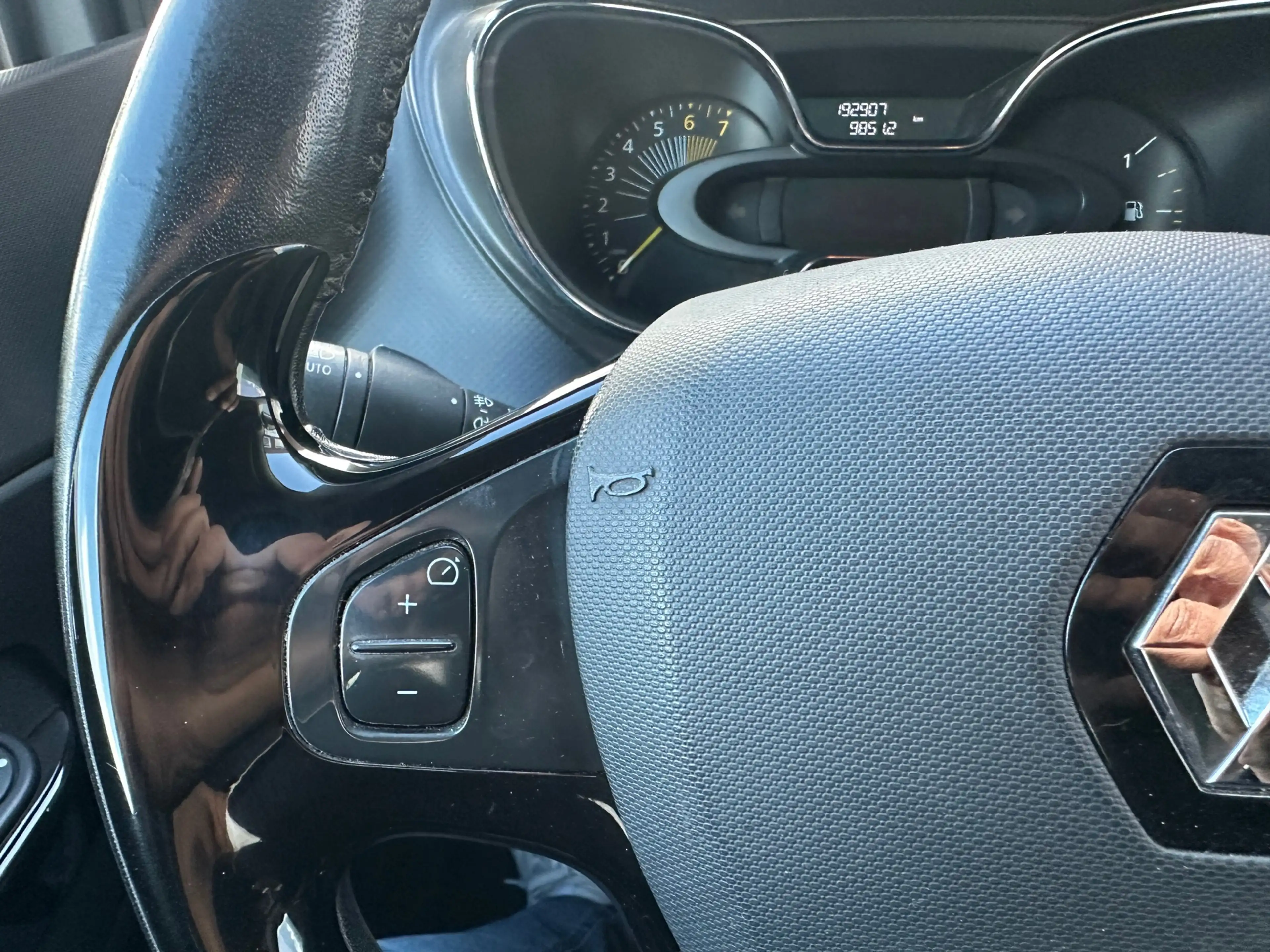 Renault Captur 1.2 TCe Dynamique / Camera / Navi / PDC / Clima / — photo 17