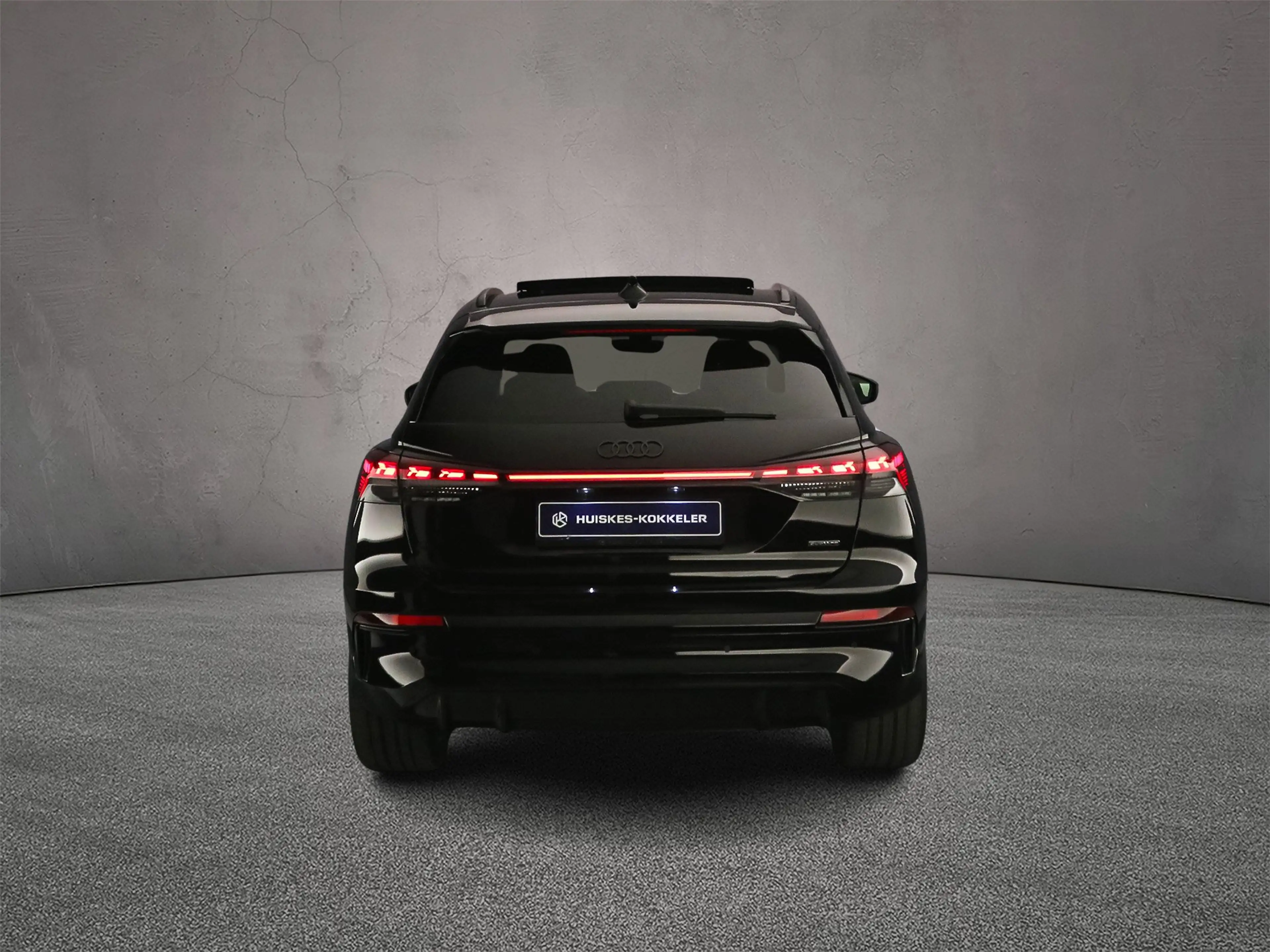Audi Q4 e-tron e-tron performance 286pk S edition — photo 4