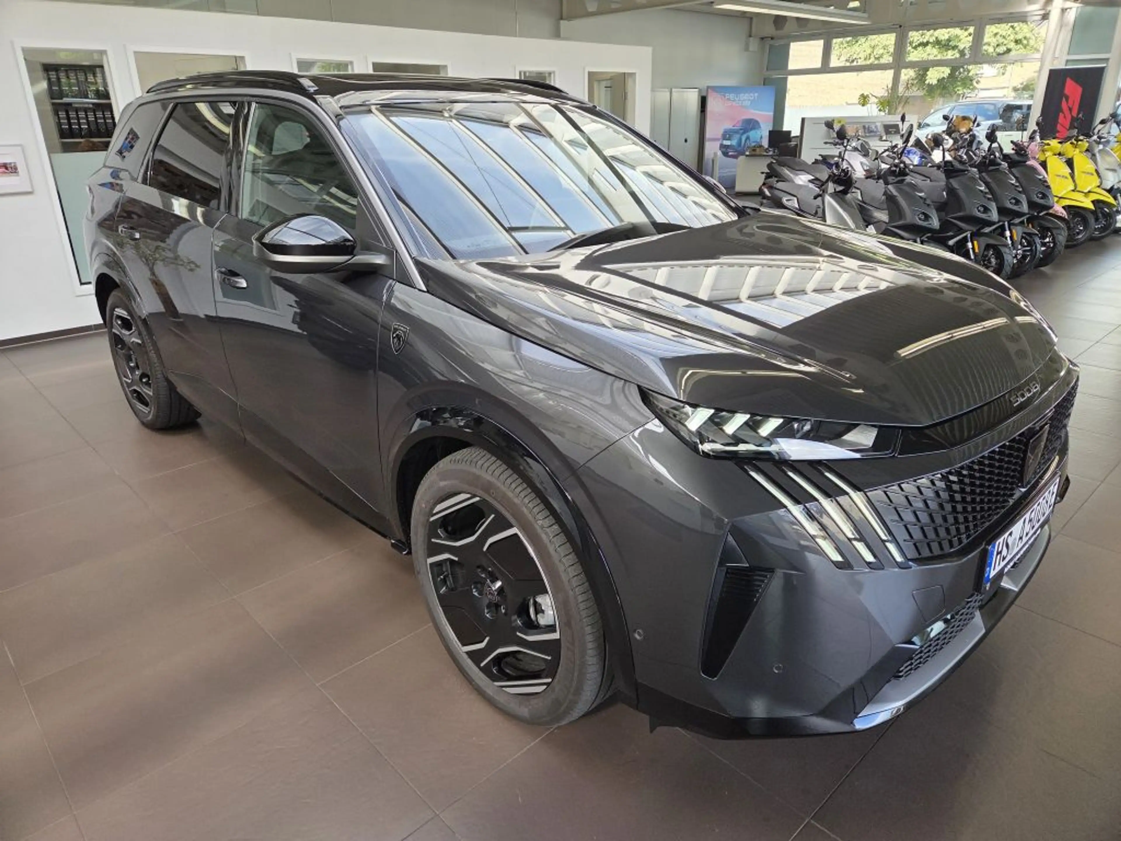 Peugeot 5008 Dual-Elektro 325 AWD Launch Edition