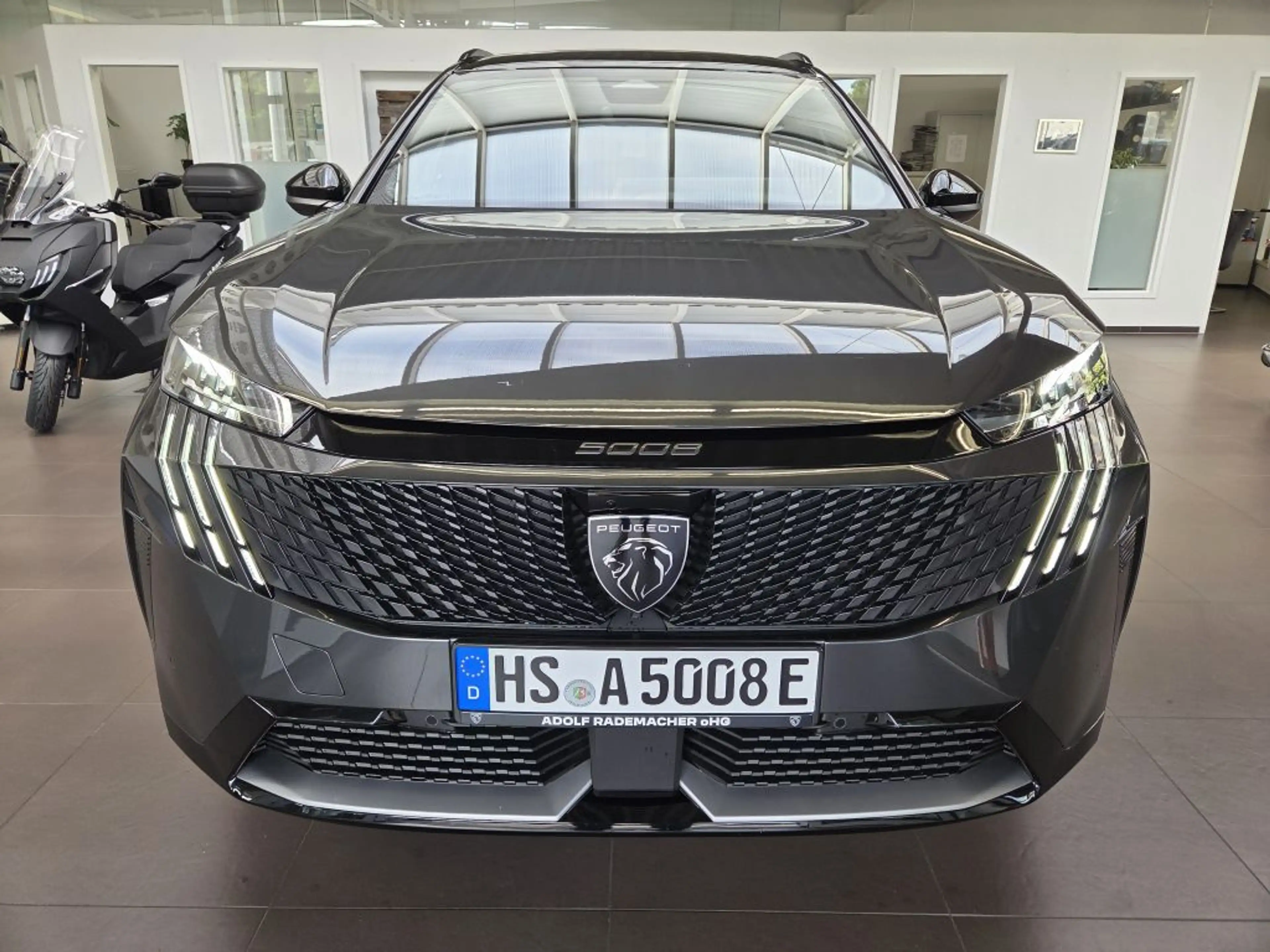 Peugeot 5008 Dual-Elektro 325 AWD Launch Edition — photo 16