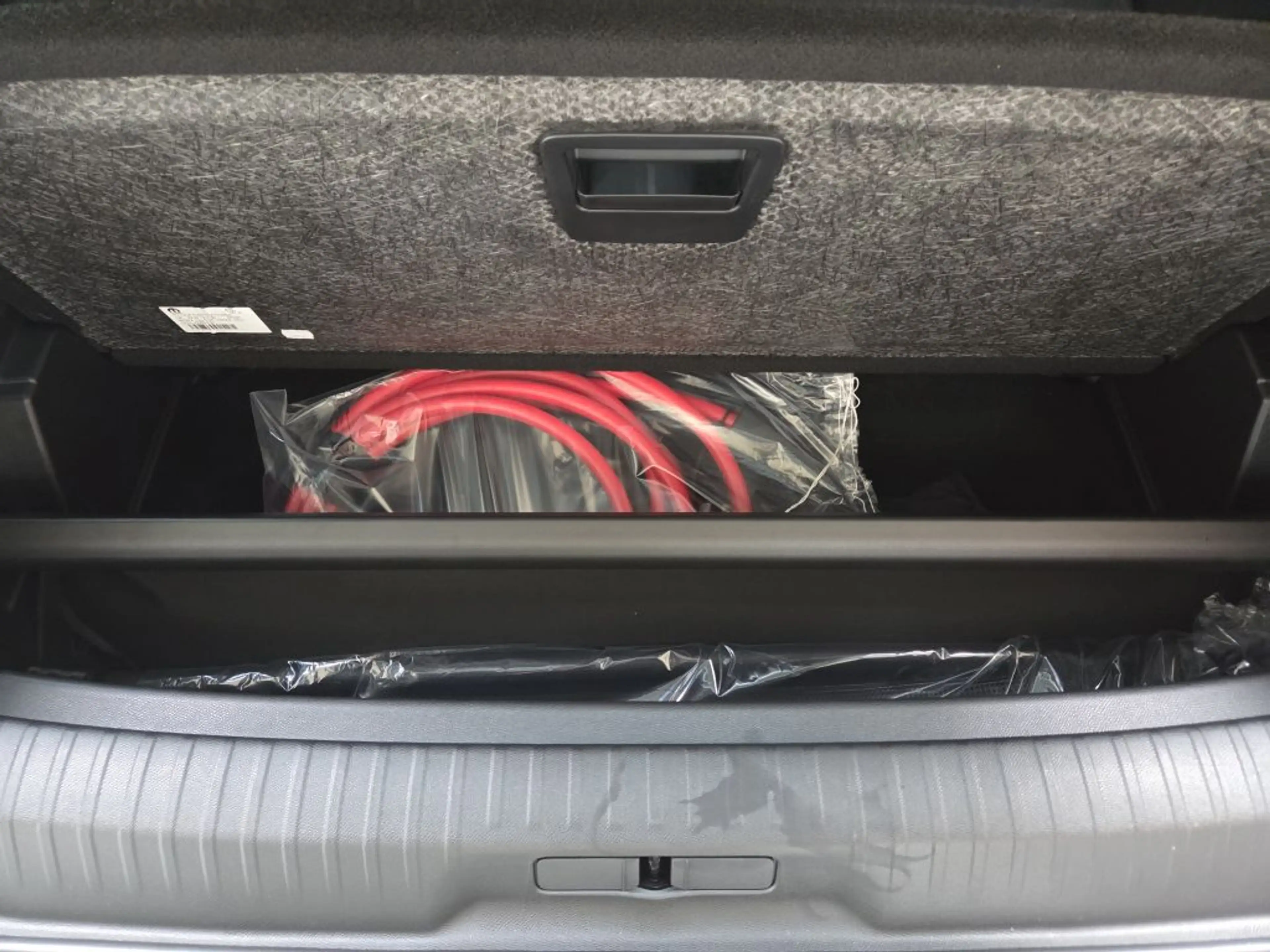 Peugeot 5008 Dual-Elektro 325 AWD Launch Edition — photo 13