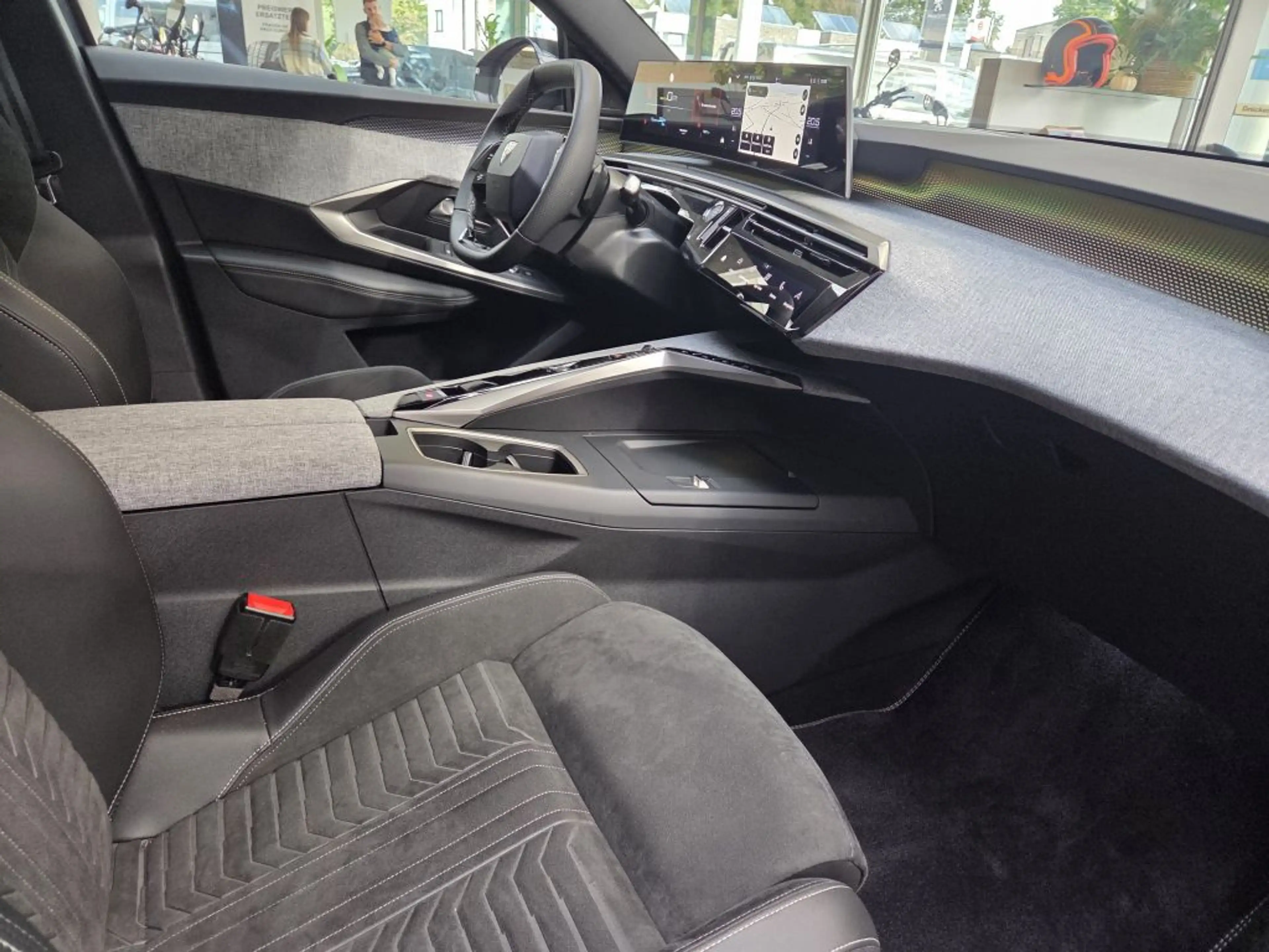 Peugeot 5008 Dual-Elektro 325 AWD Launch Edition — photo 5