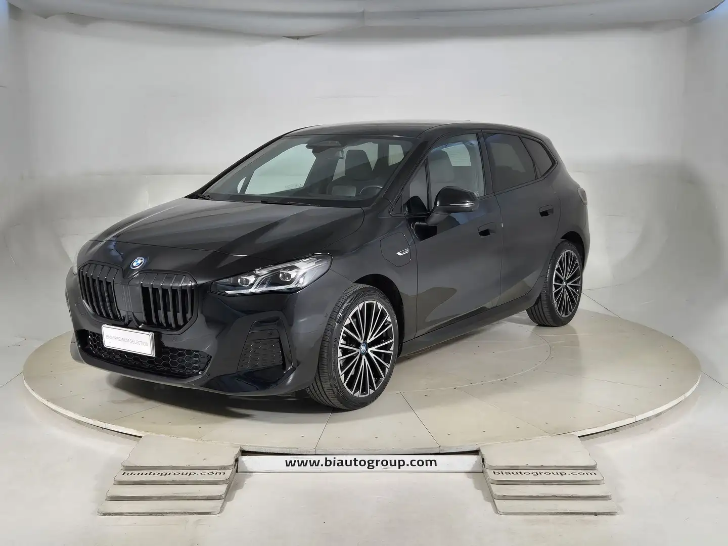 BMW 225 225e xDrive Active Tourer Schwarz - 1