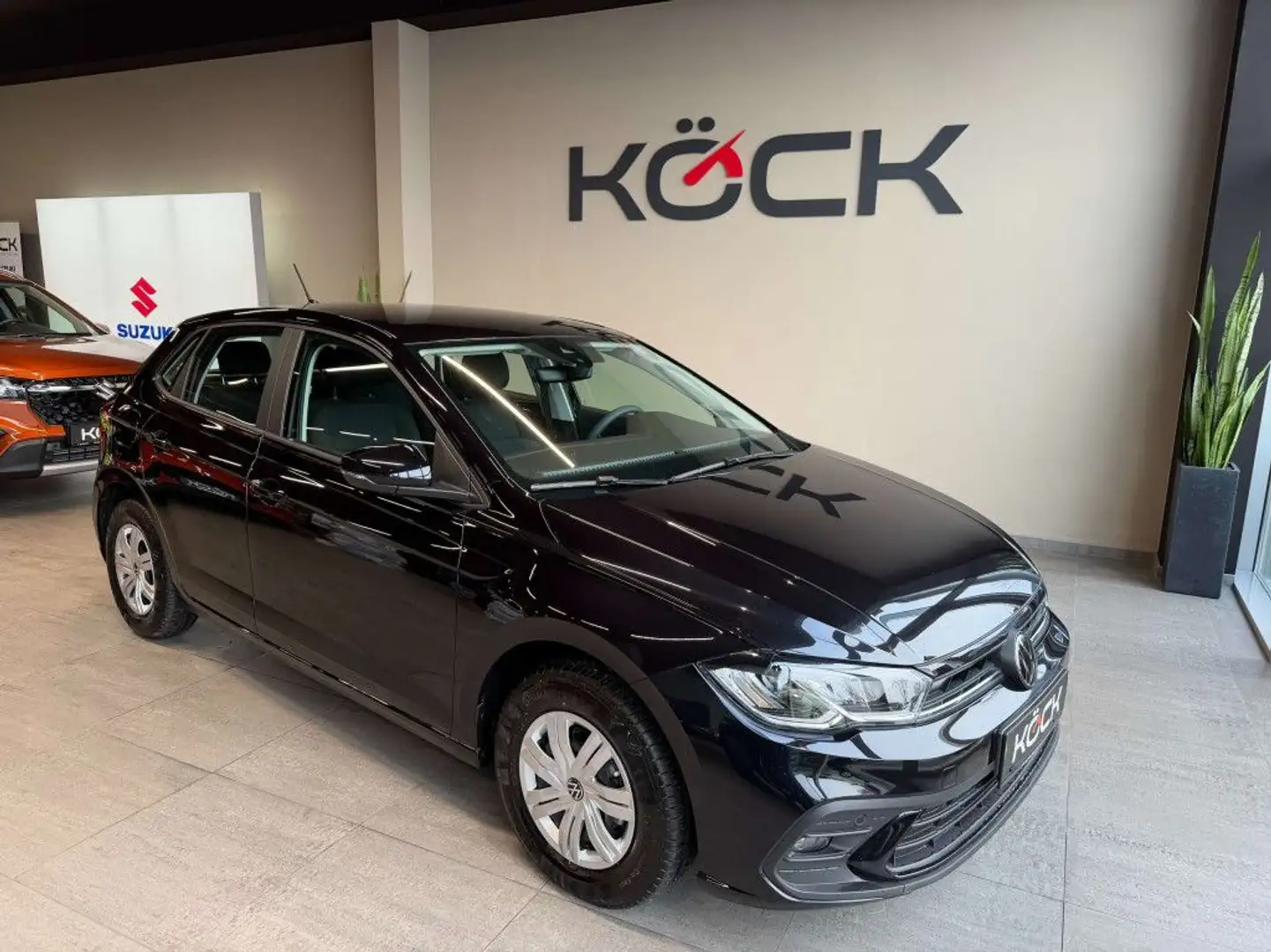 Volkswagen Polo 1,0 TSI 4Me 4Me Schwarz - 1