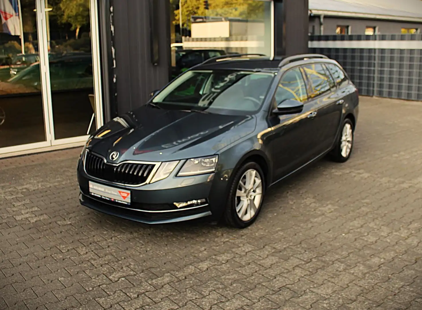 Skoda Octavia Skoda Octavia Style Kombi,1.5 TSI 110kW/150PS Grau - 1