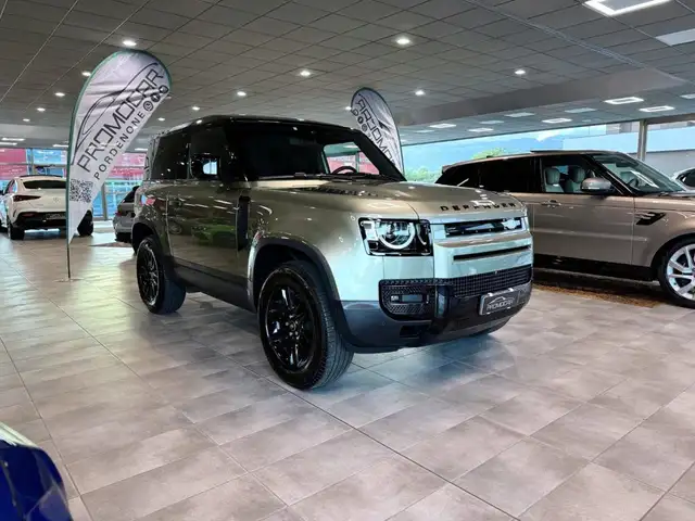 Land Rover Defender view 3