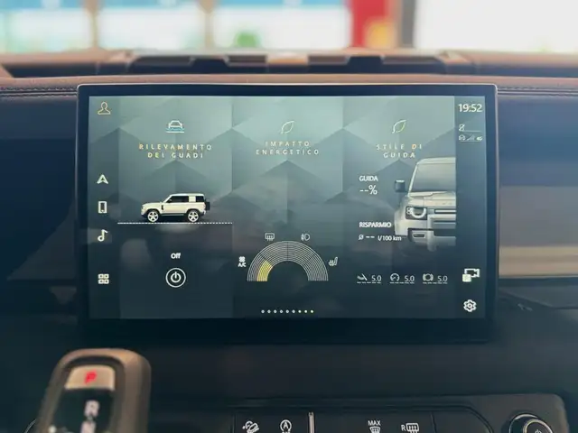 Land Rover Defender view 30
