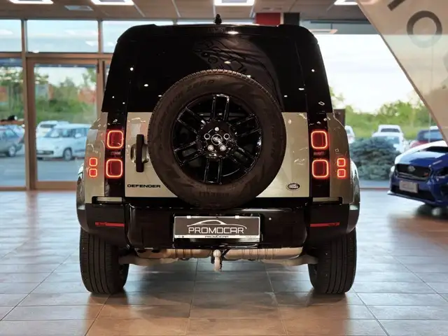 Land Rover Defender view 22