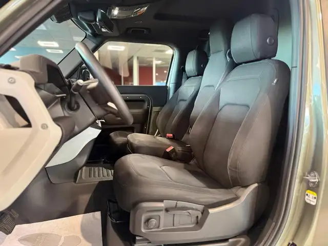 Land Rover Defender view 9