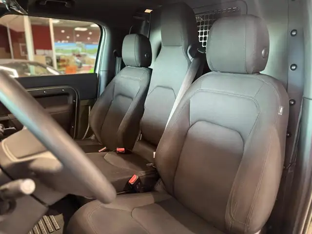 Land Rover Defender view 26